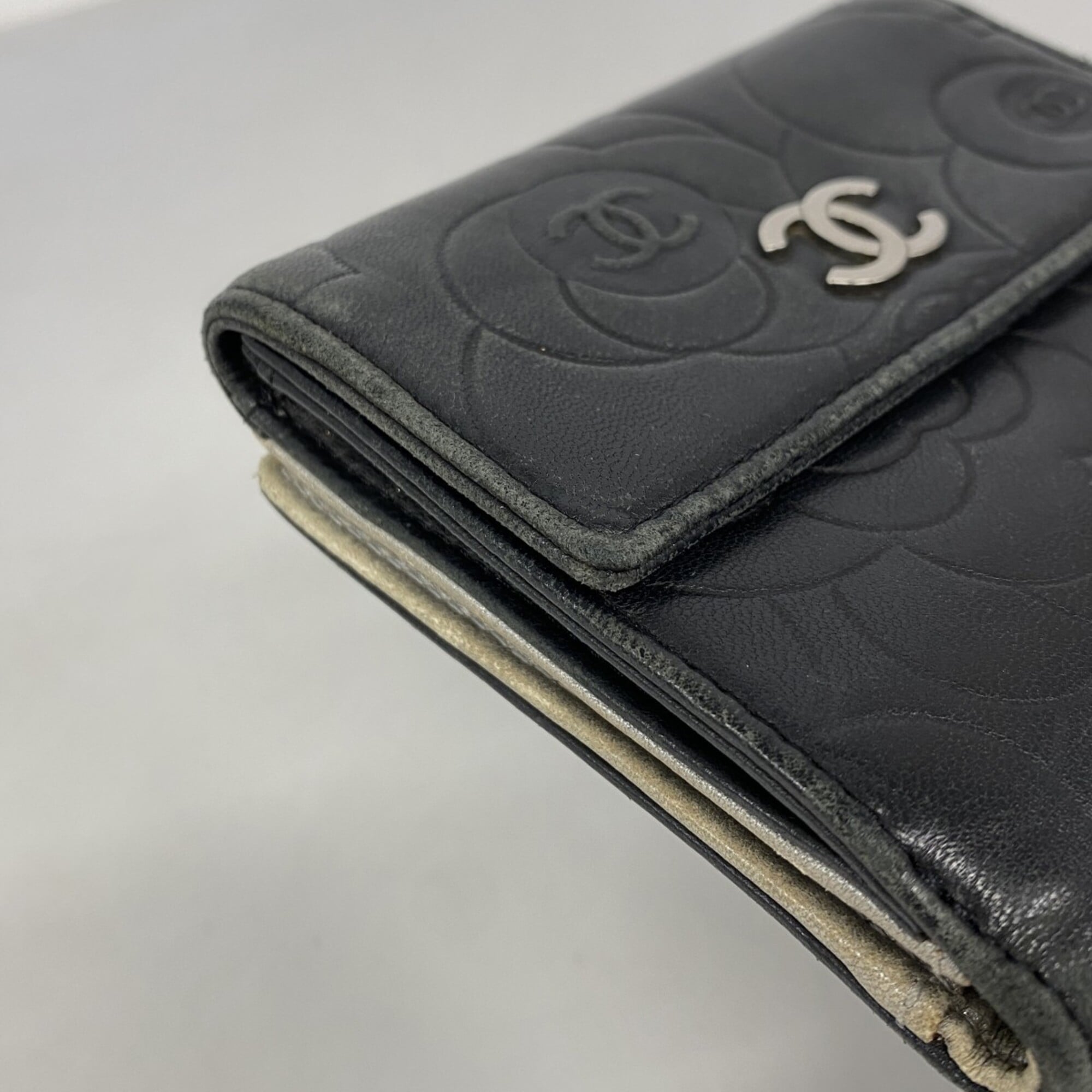 Chanel Black Leather Wallet (Bi-Fold) (Pre-Owned)