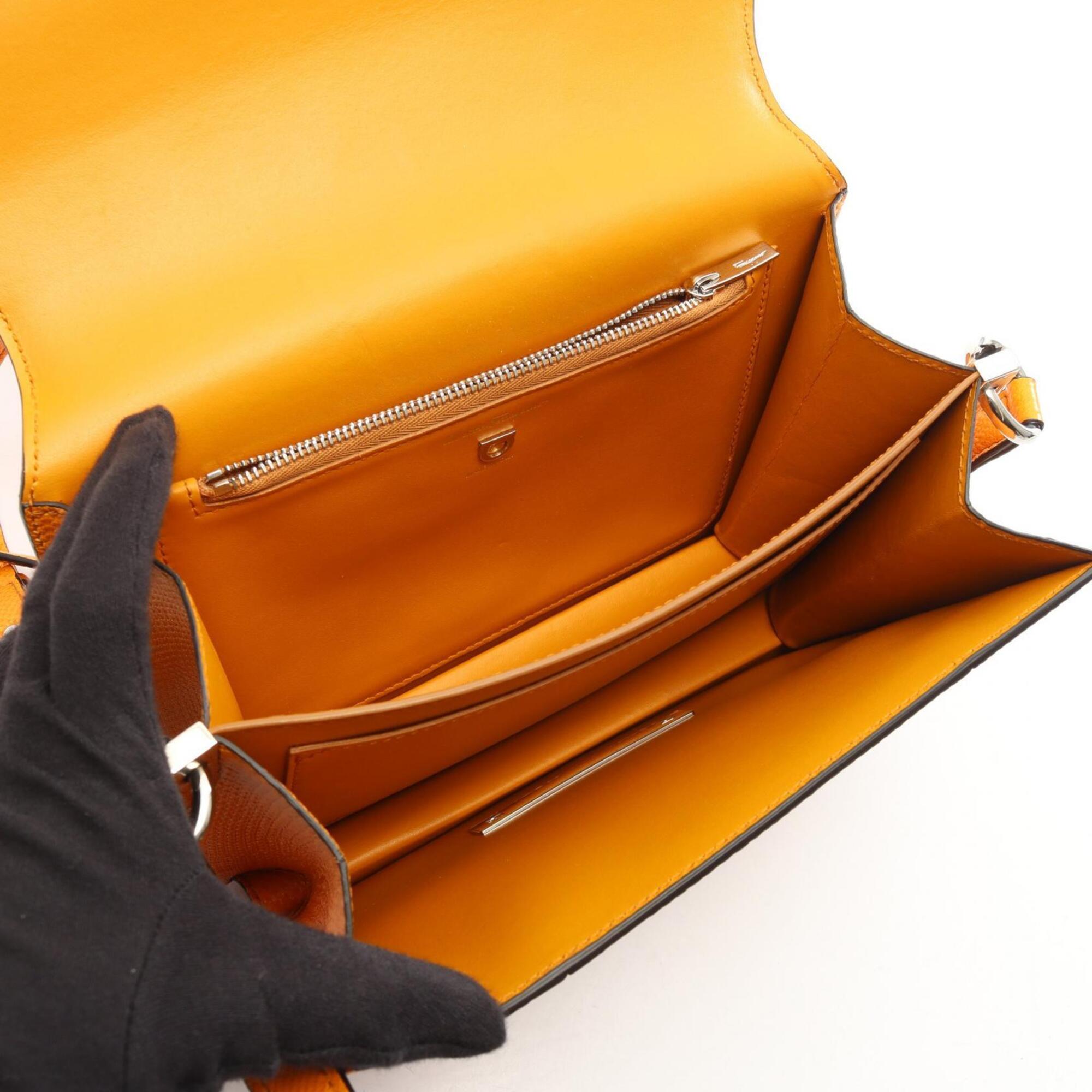 Salvatore Ferragamo Orange Leather Shoulder Bag (Pre-Owned)