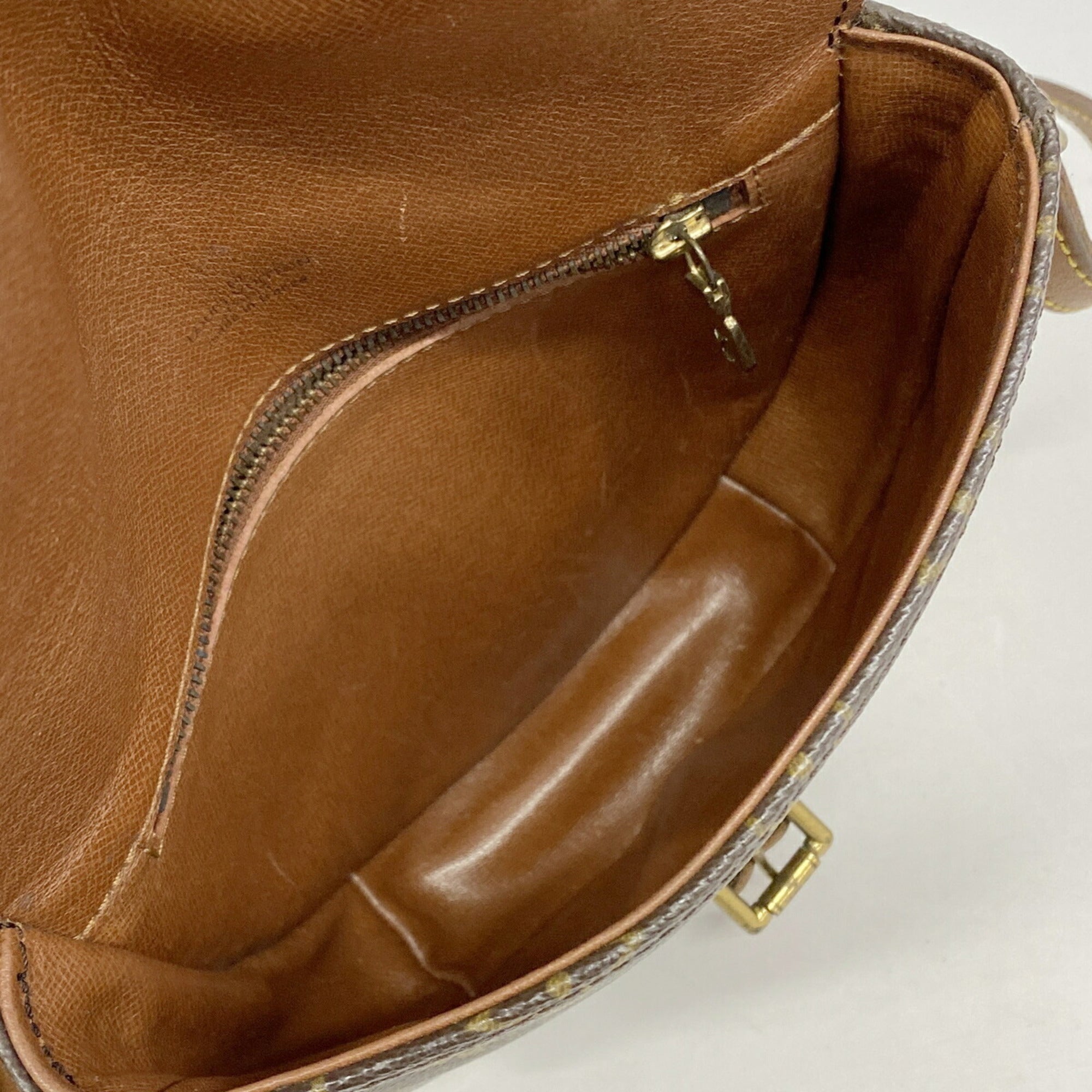 Louis Vuitton Brown Shoulder Bag (Pre-Owned)