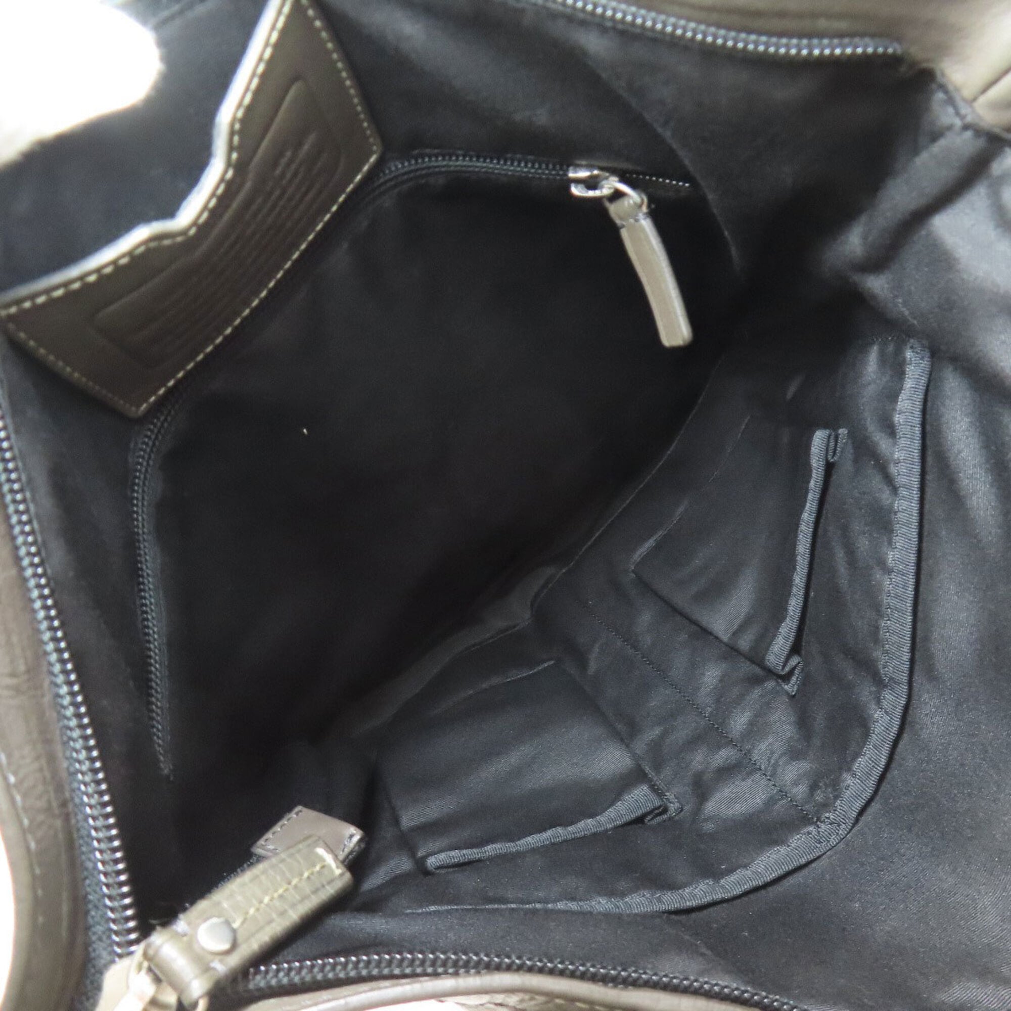 Coach Khaki Brown Leather Handbag (Pre-Owned)
