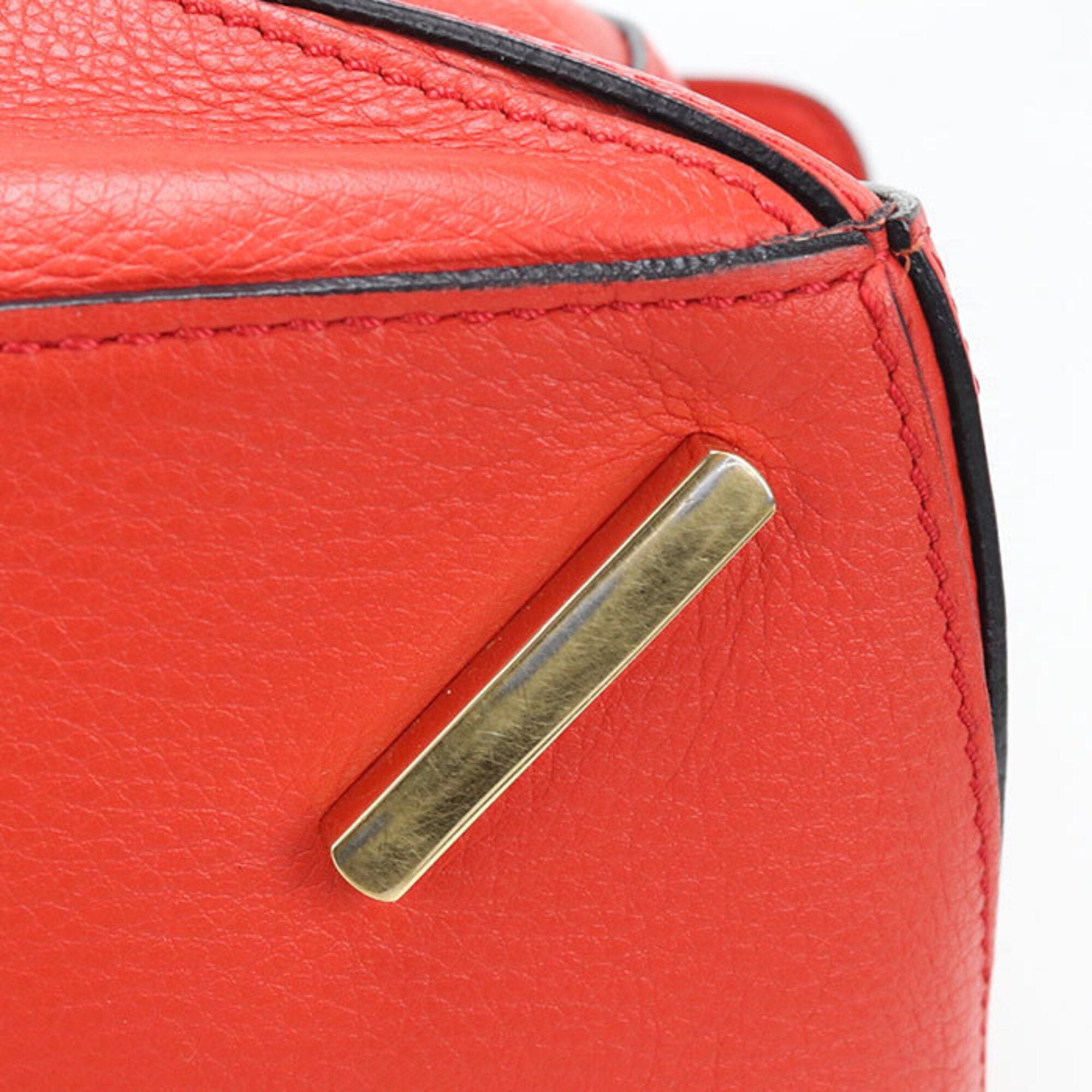 Loewe Red Color Leather Handbag (Pre-Owned)