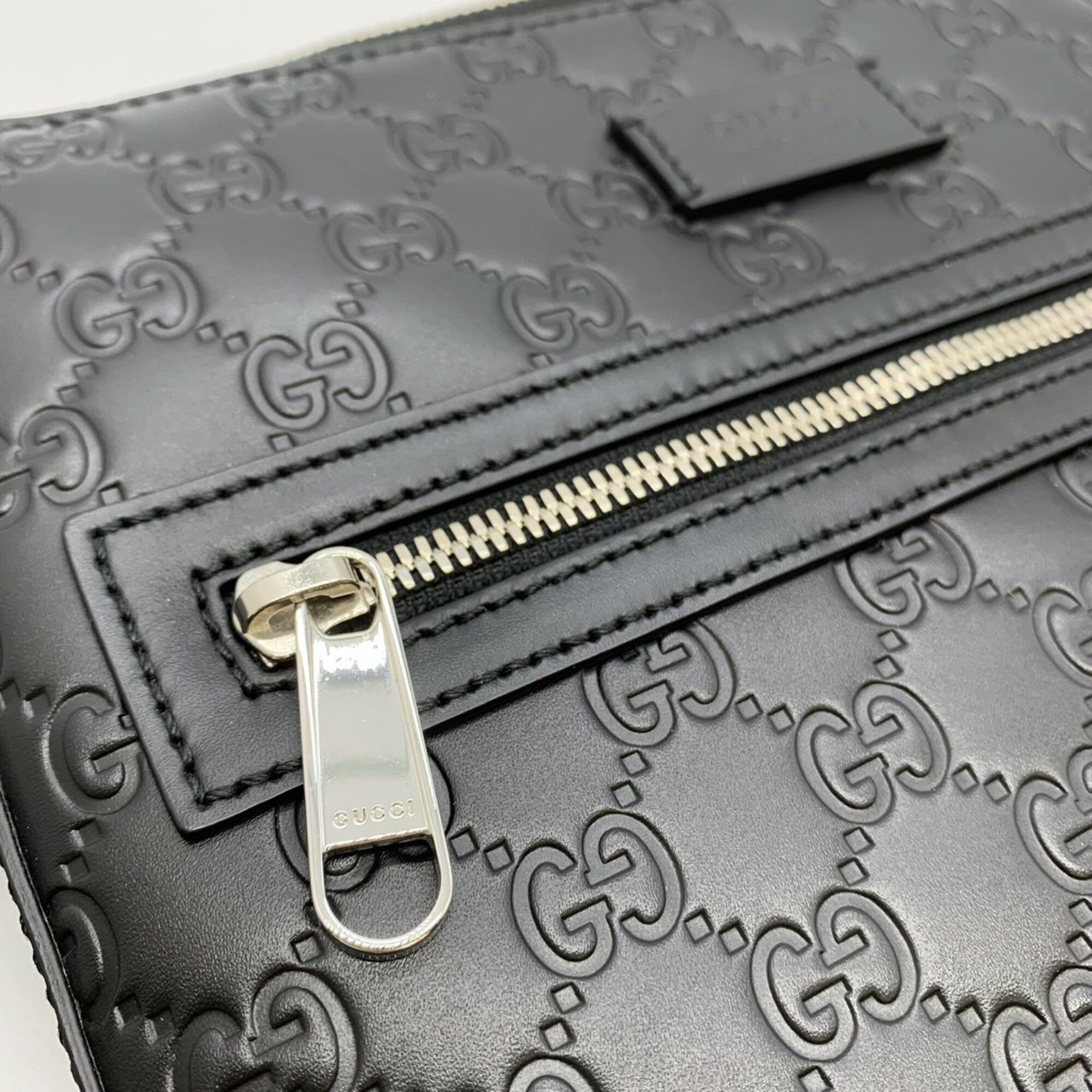 Gucci Black Leather Shoulder Bag (Pre-Owned)