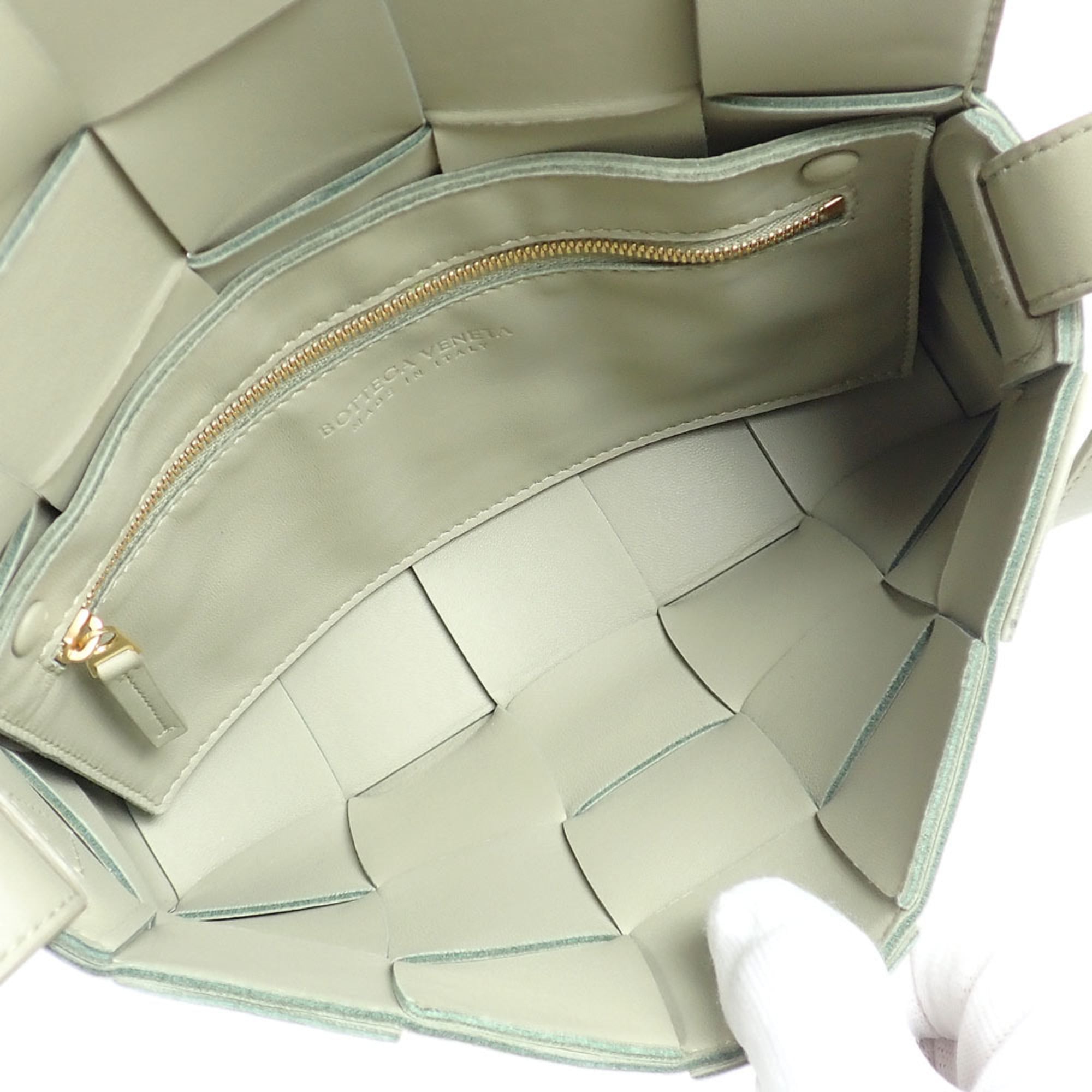 Bottega Veneta Gray Leather Shoulder Bag (Pre-Owned)
