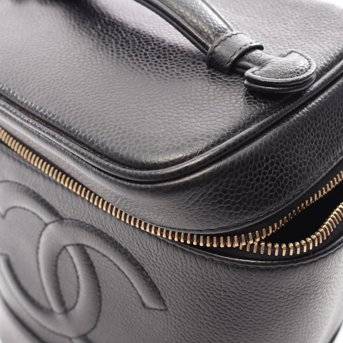 Chanel Black Grained Calfskin Handbag (Pre-Owned)