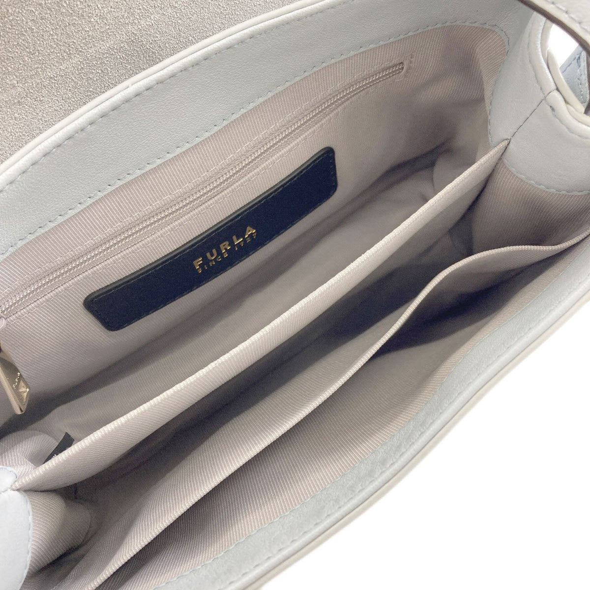 Furla Light Blue Leather Shoulder Bag (Pre-Owned)
