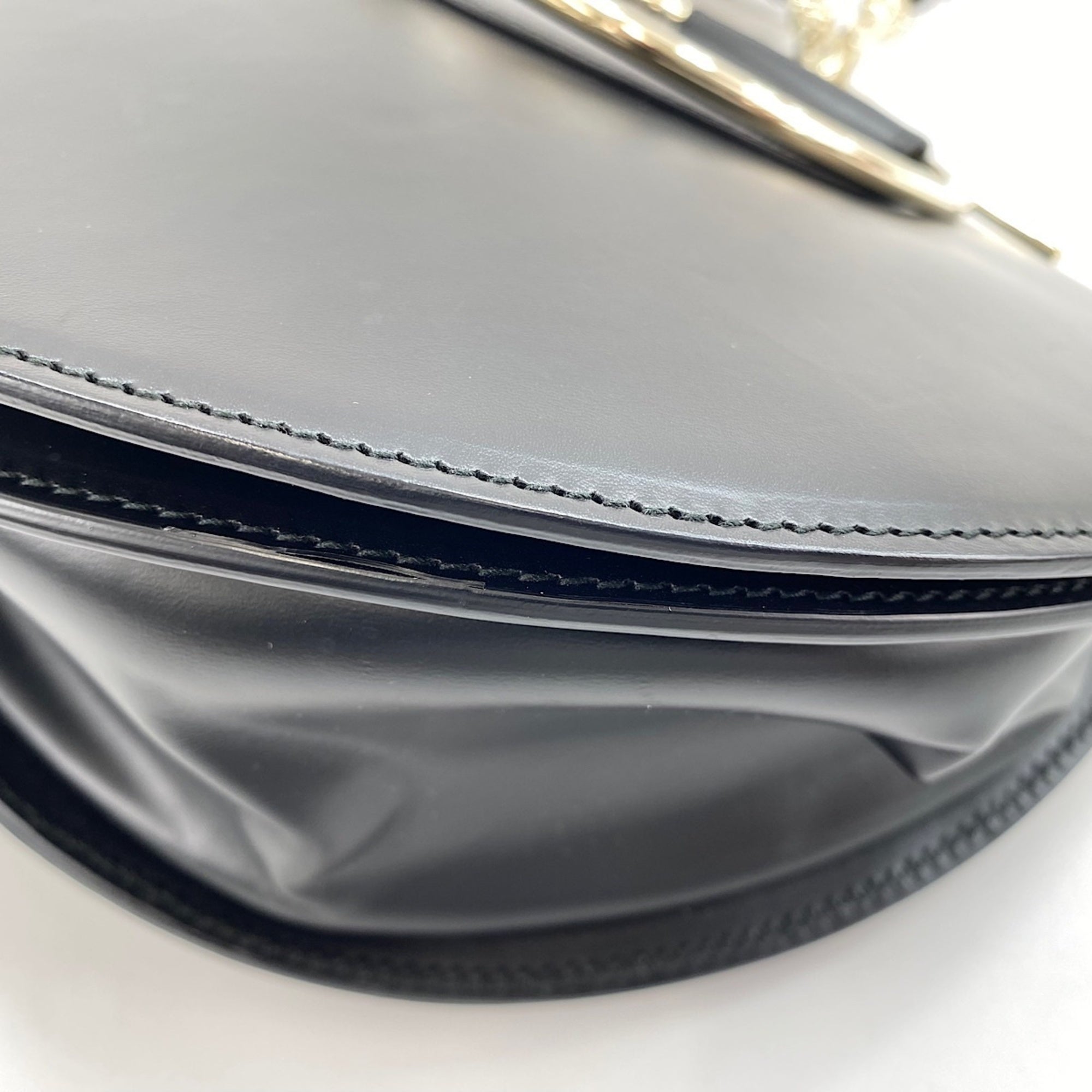 Salvatore Ferragamo Black Shoulder Bag (Pre-Owned)