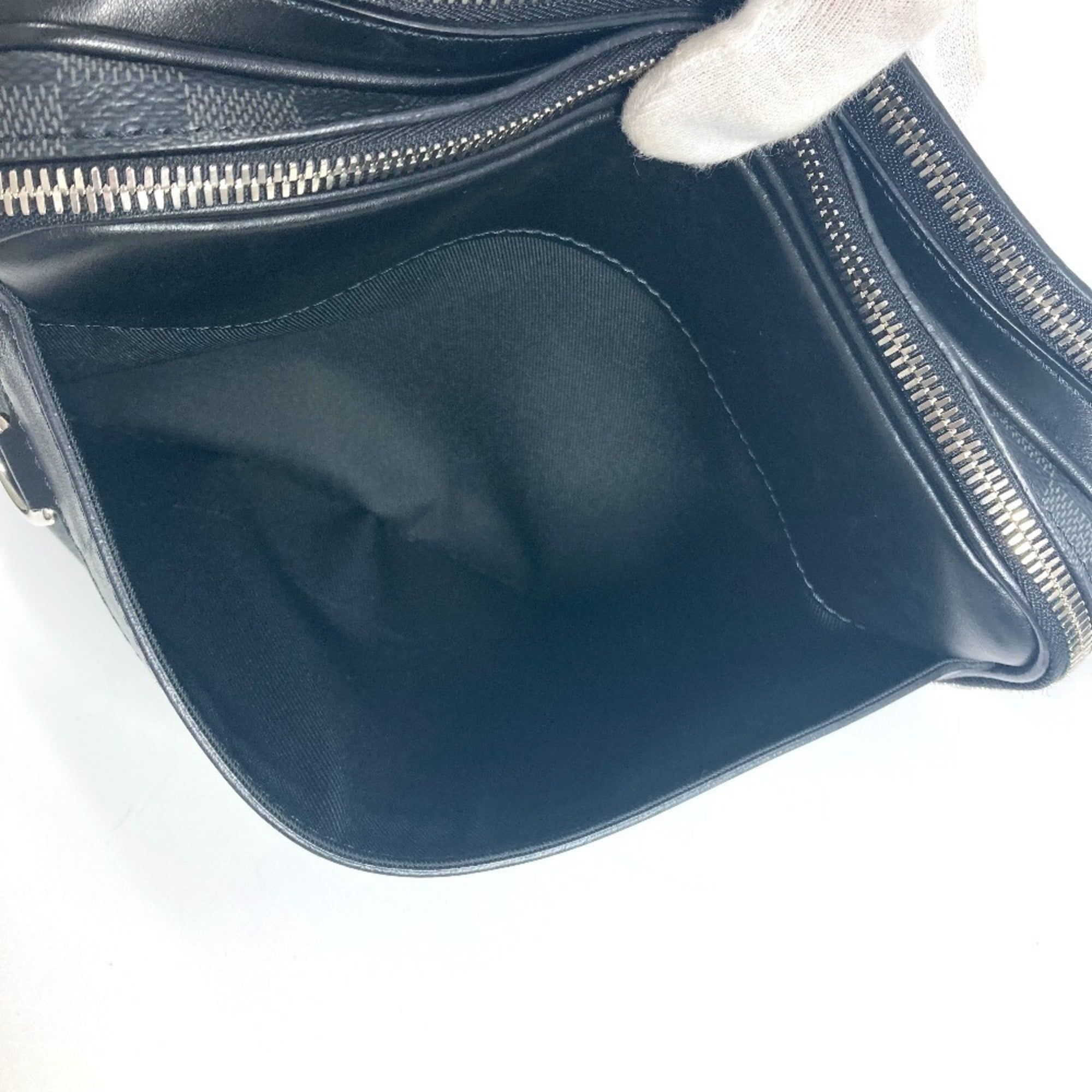 Louis Vuitton Damier Graphite Black Damier Graphite Shoulder Bag (Pre-Owned)