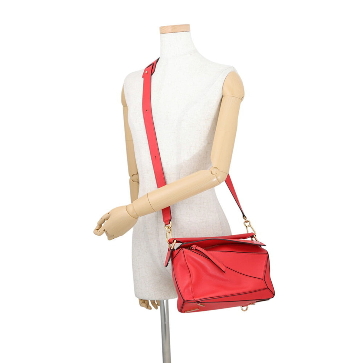 Loewe Red Color Leather Handbag Shoulder Bag (Pre-Owned)