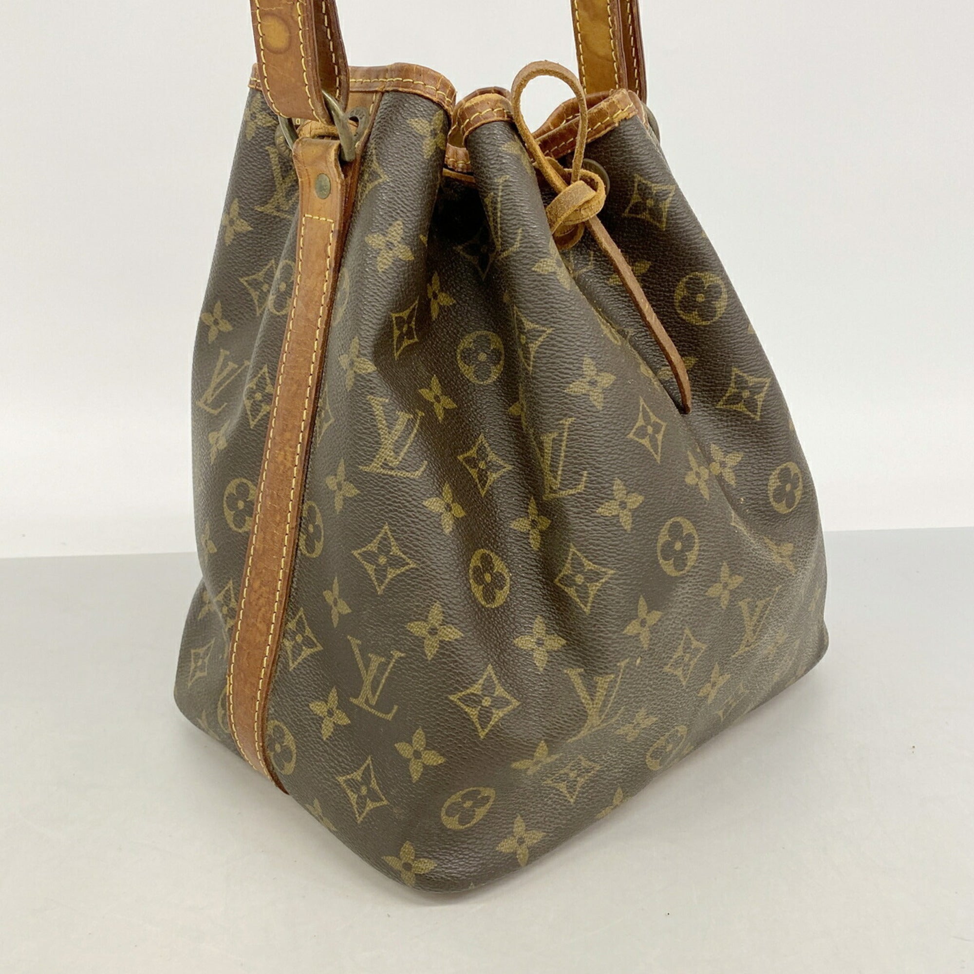 Louis Vuitton Brown Shoulder Bag (Pre-Owned)