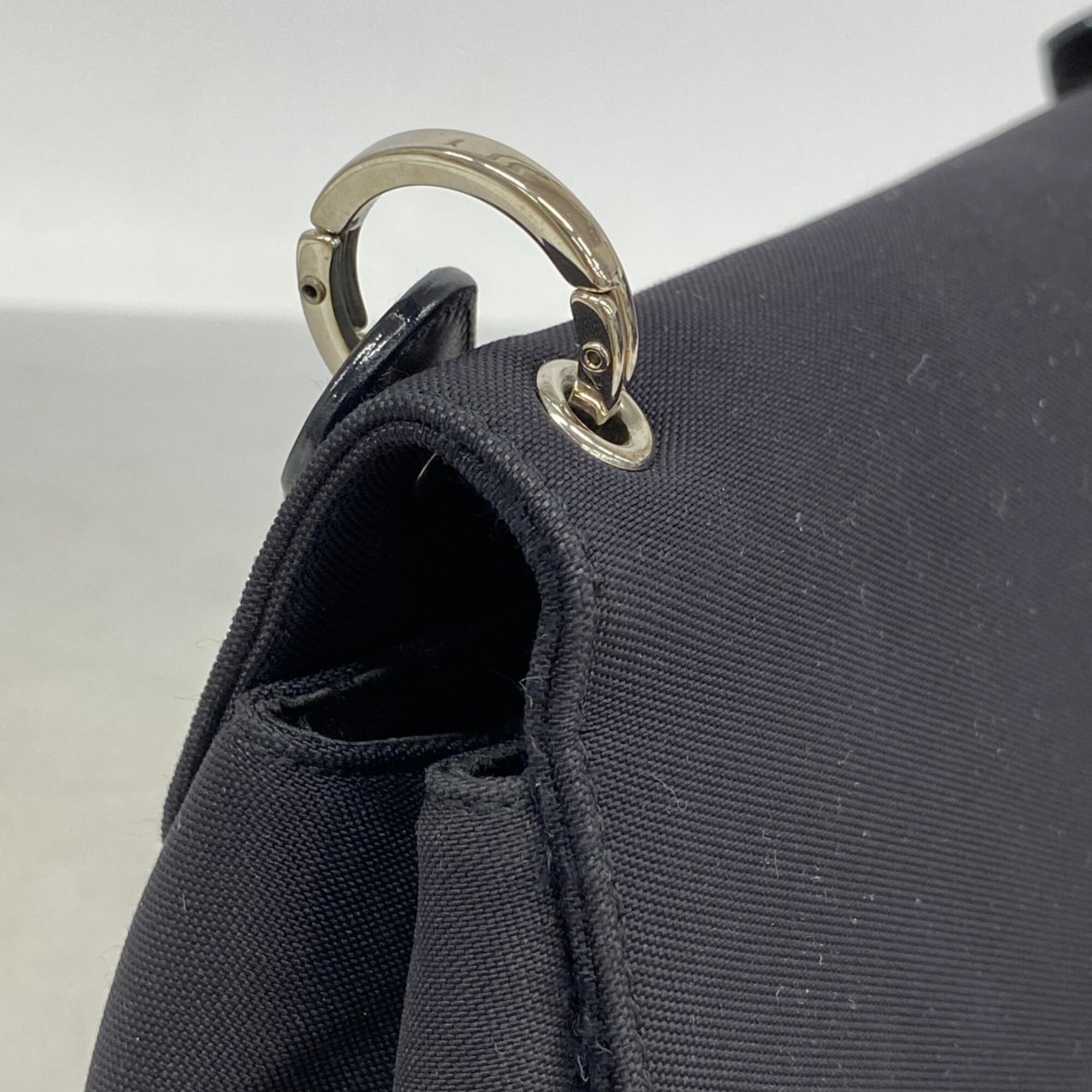 Salvatore Ferragamo Black Nylon Canvas Shoulder Bag (Pre-Owned)