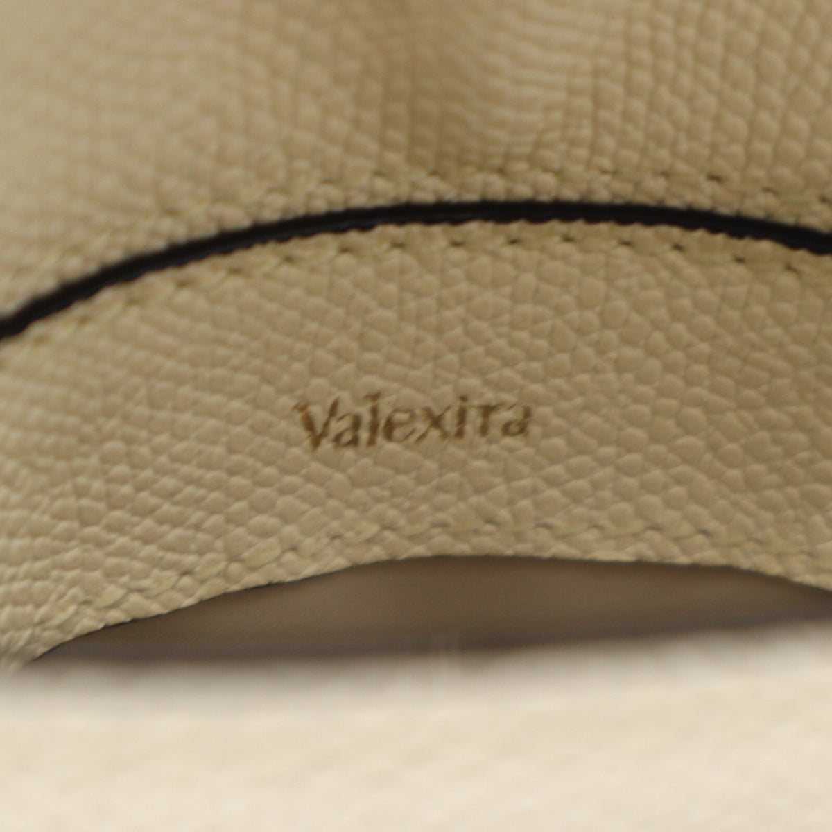 Valextra White Leather Shoulder Bag (Pre-Owned)