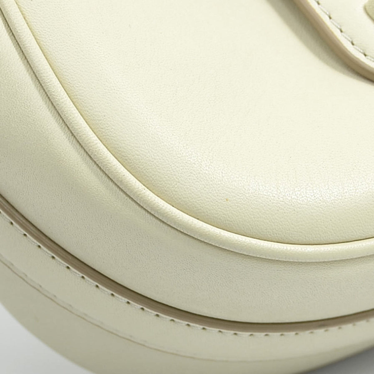 Marc Jacobs Ivory Leather Saddle Bag Shoulder Bag (Pre-Owned)