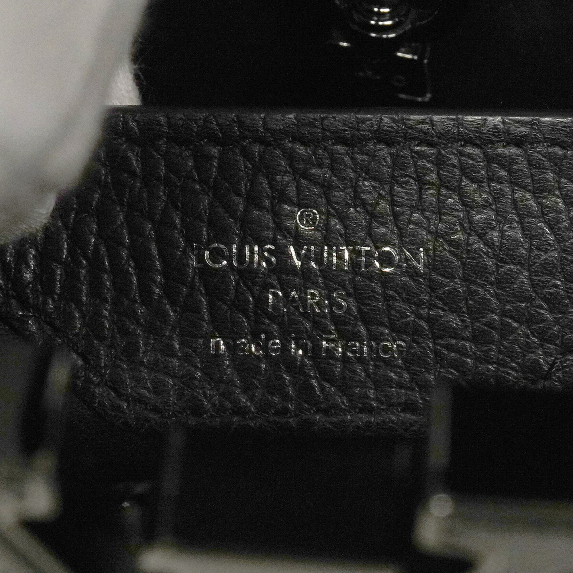 Louis Vuitton Noir Handbag (Pre-Owned)