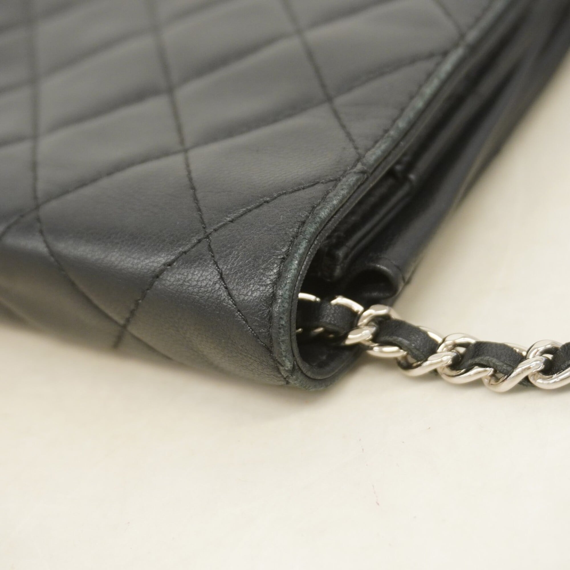 Chanel Black Leather Chain/Shoulder Wallet (Pre-Owned)