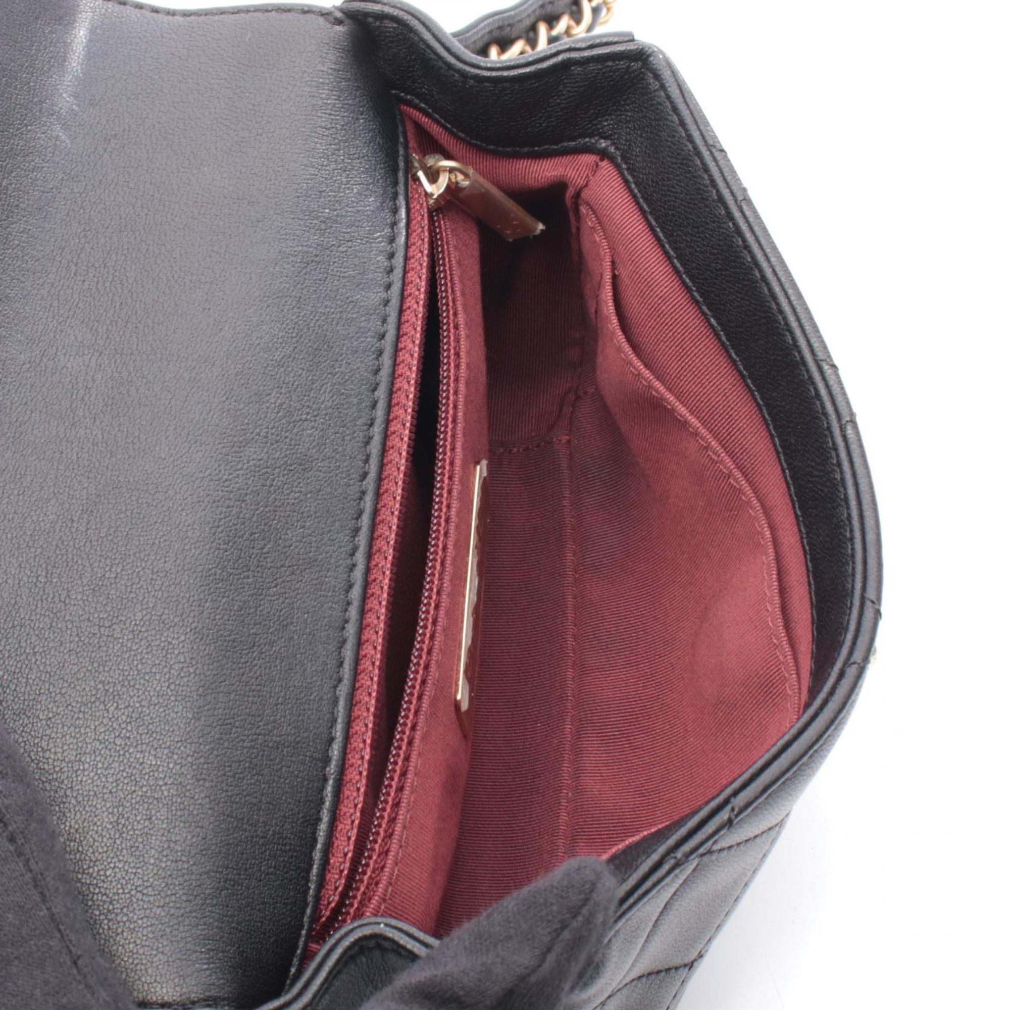 Chanel Black Leather Fanny Pack Handbag (Pre-Owned)