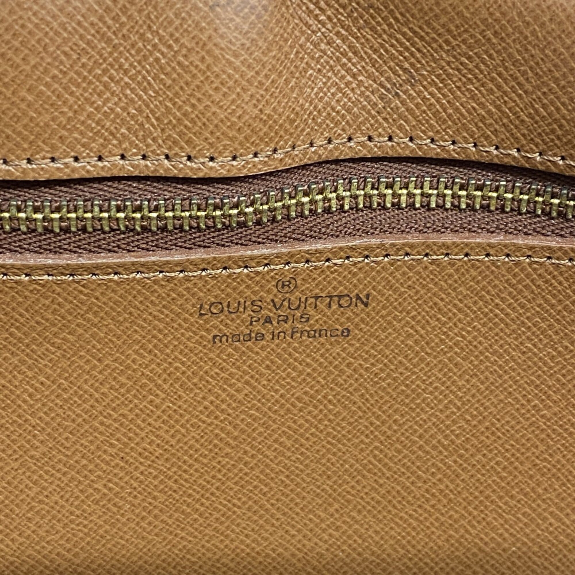 Louis Vuitton Brown Clutch Bag (Pre-Owned)