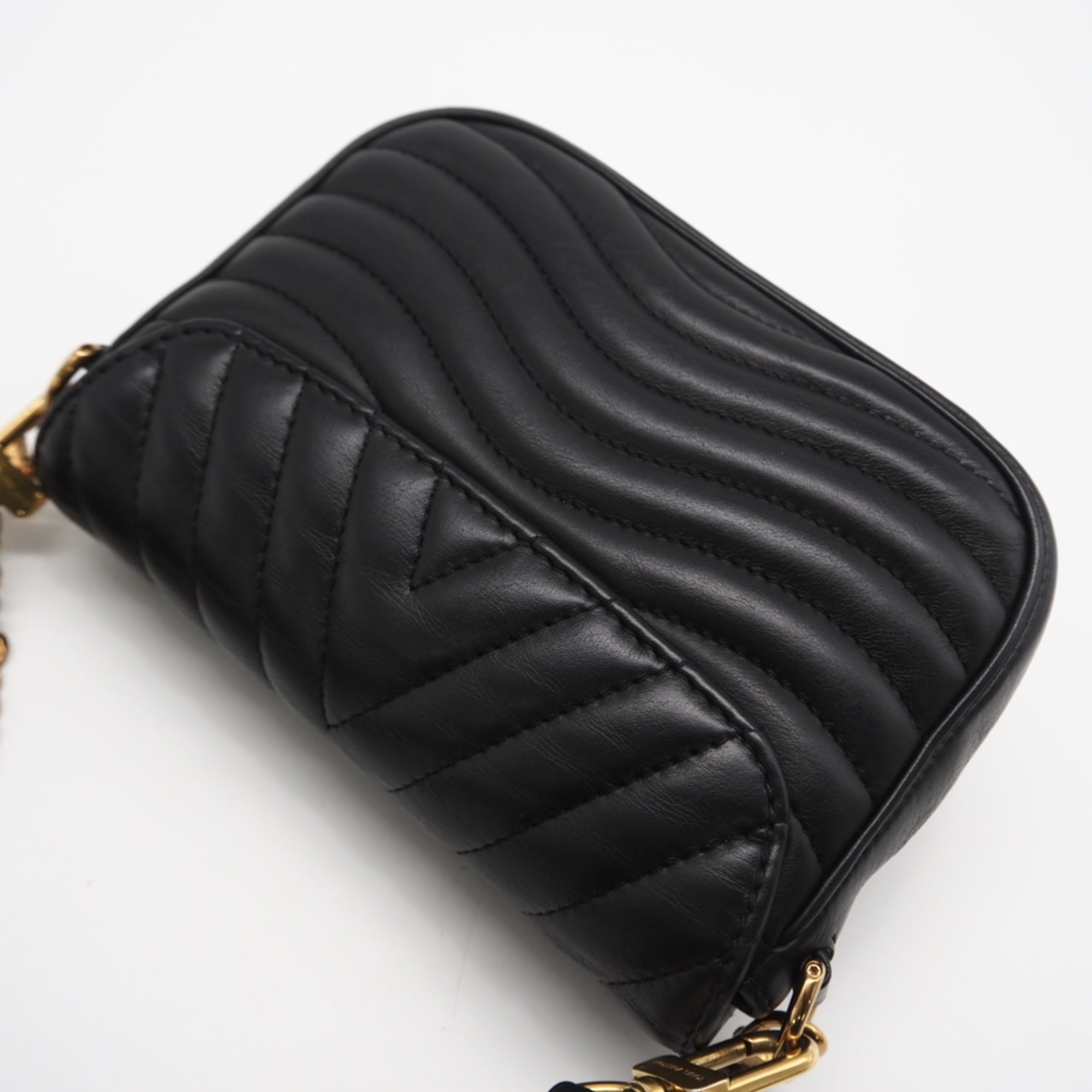 Louis Vuitton Black Leather Pochette Shoulder Bag (Pre-Owned)