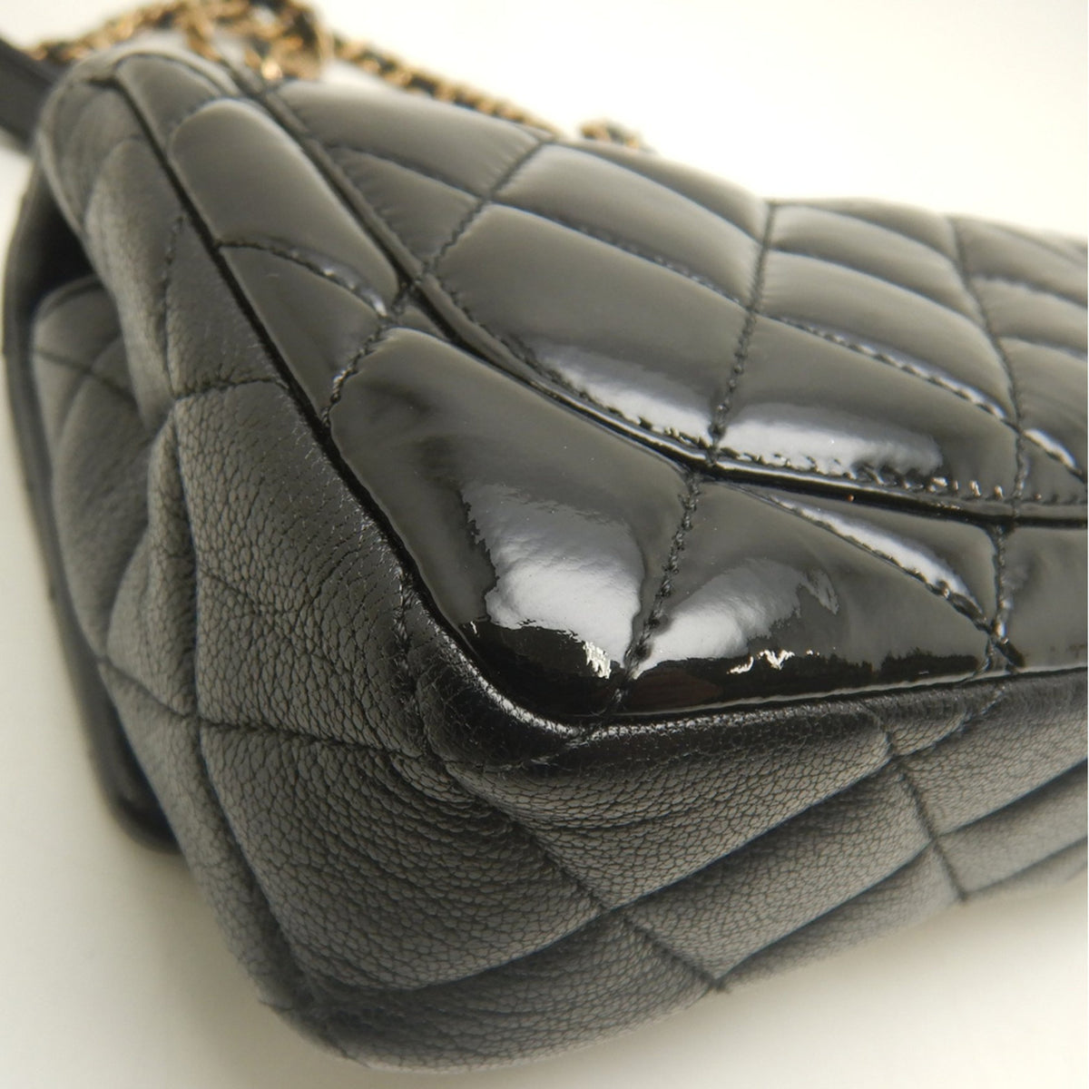 Chanel Matelasse Black Patent Leather Shoulder Bag (Pre-Owned)