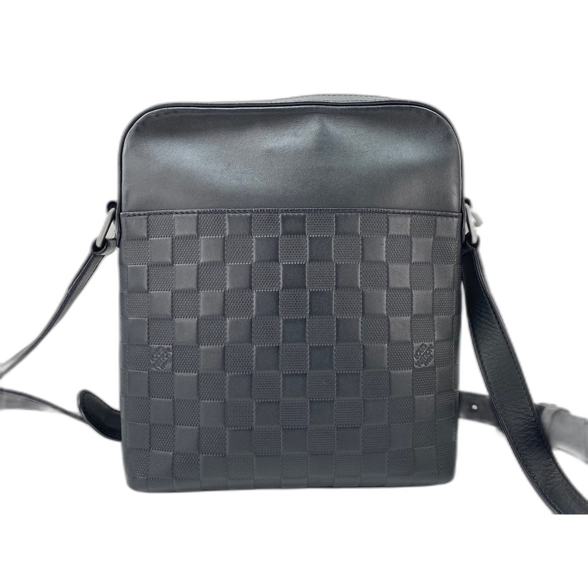 Louis Vuitton Black Pochette Shoulder Bag (Pre-Owned)