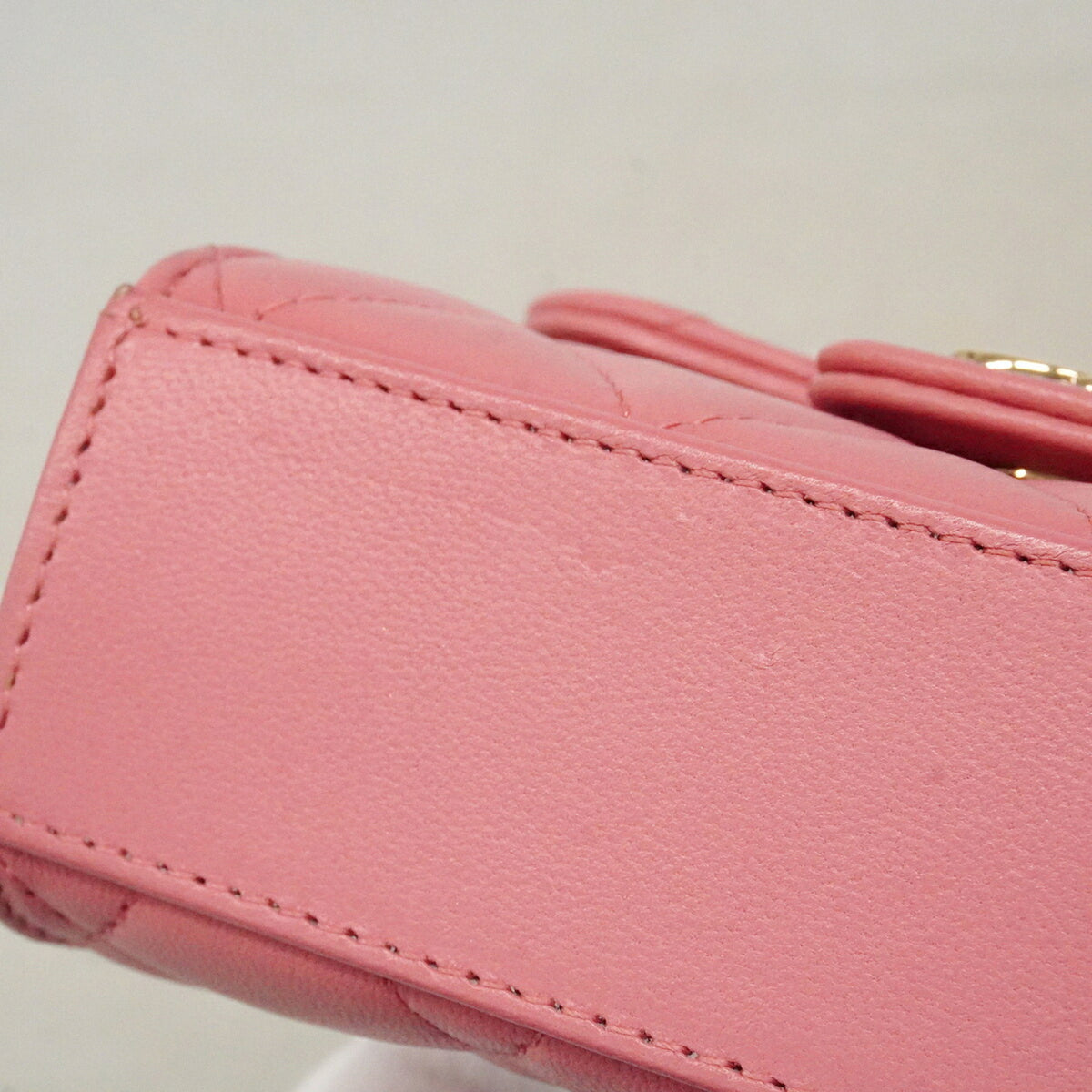 Chanel Pink Leather Handbag (Pre-Owned)