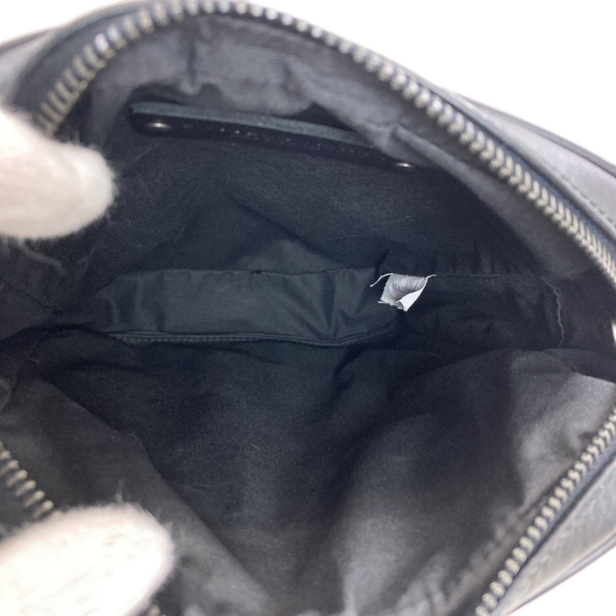Bottega Veneta Black Leather Shoulder Bag (Pre-Owned)