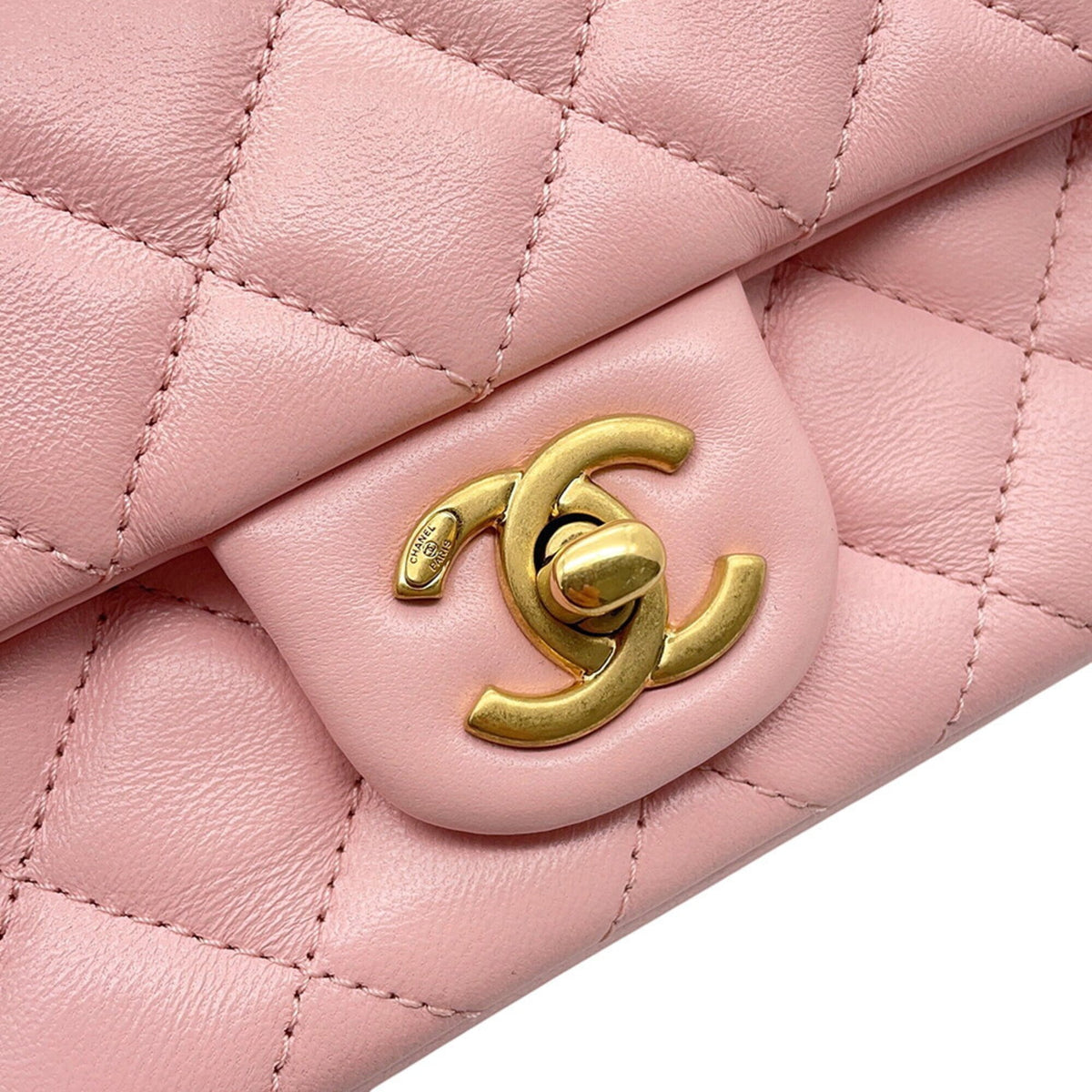 Chanel Pink Leather Shoulder Bag (Pre-Owned)