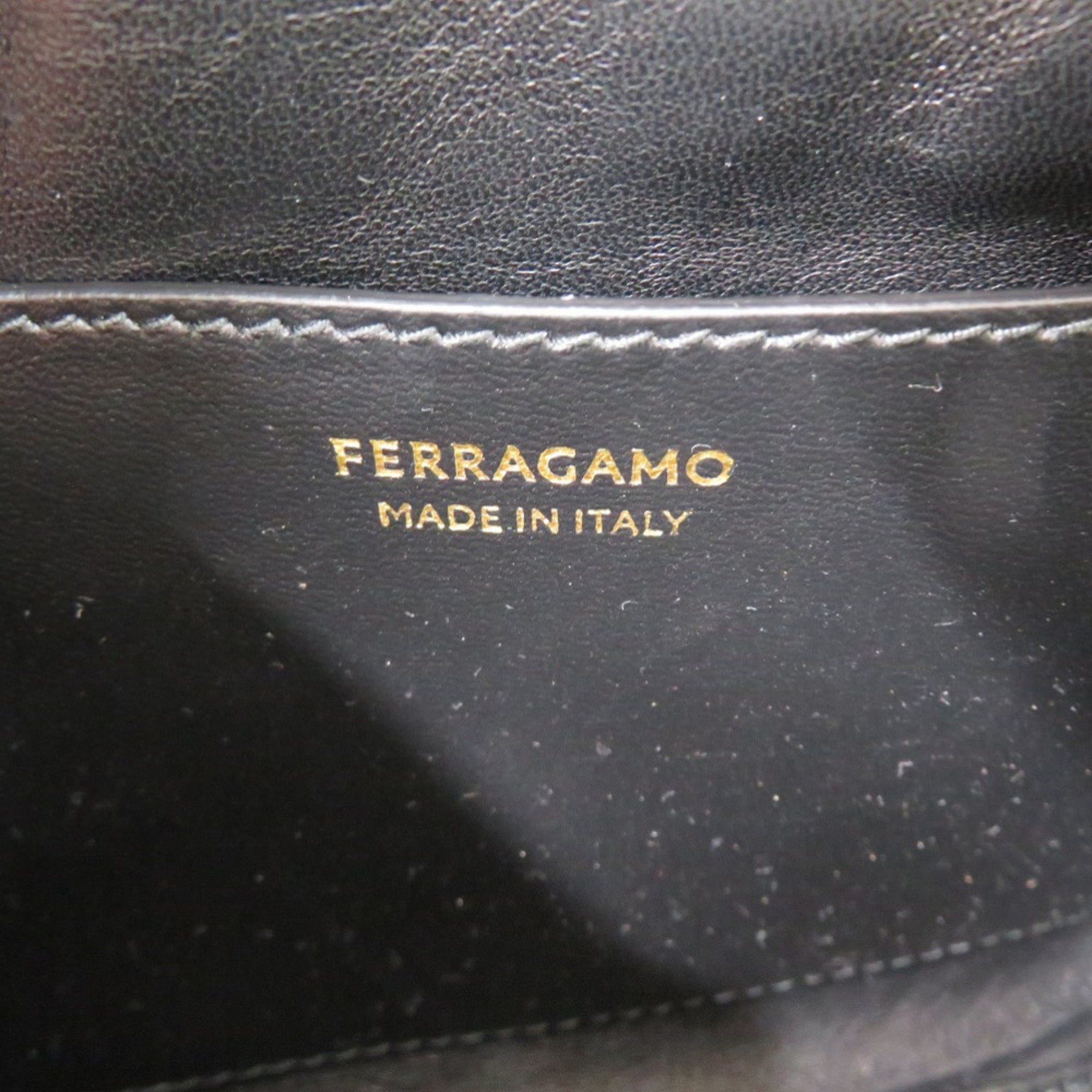 Salvatore Ferragamo Beige Pink Leather Shoulder Bag (Pre-Owned)