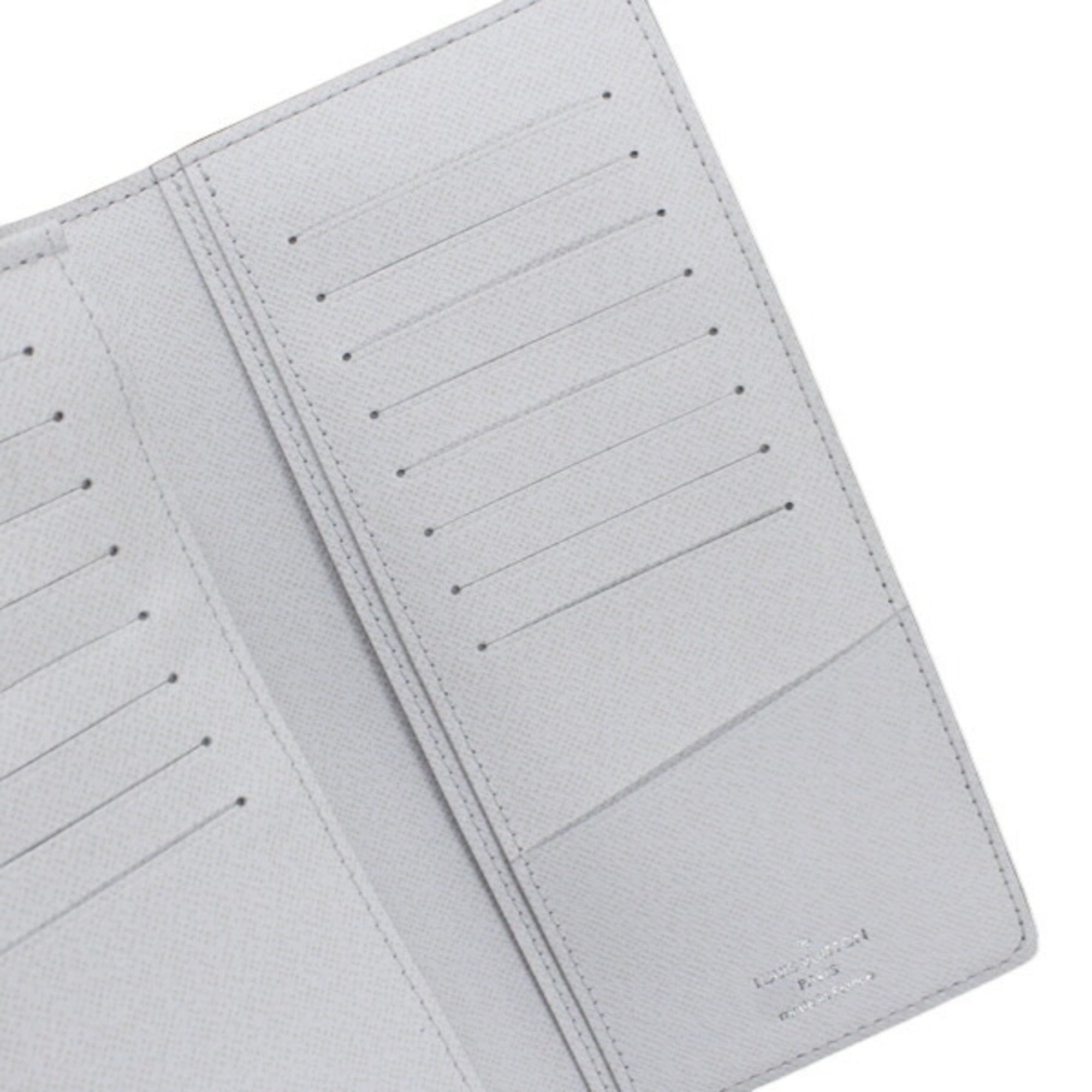 Louis Vuitton Taigarama Blanc White Taigarama Long Wallet (Bi-Fold) (Pre-Owned)