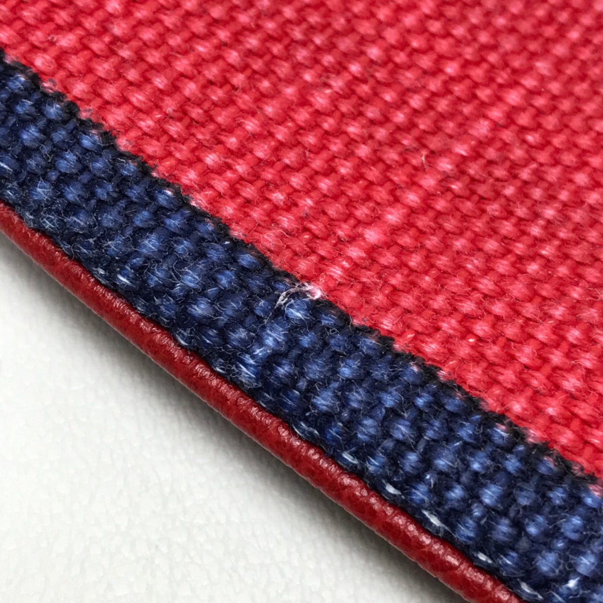 Gucci Red Other Clutch Bag (Pre-Owned)