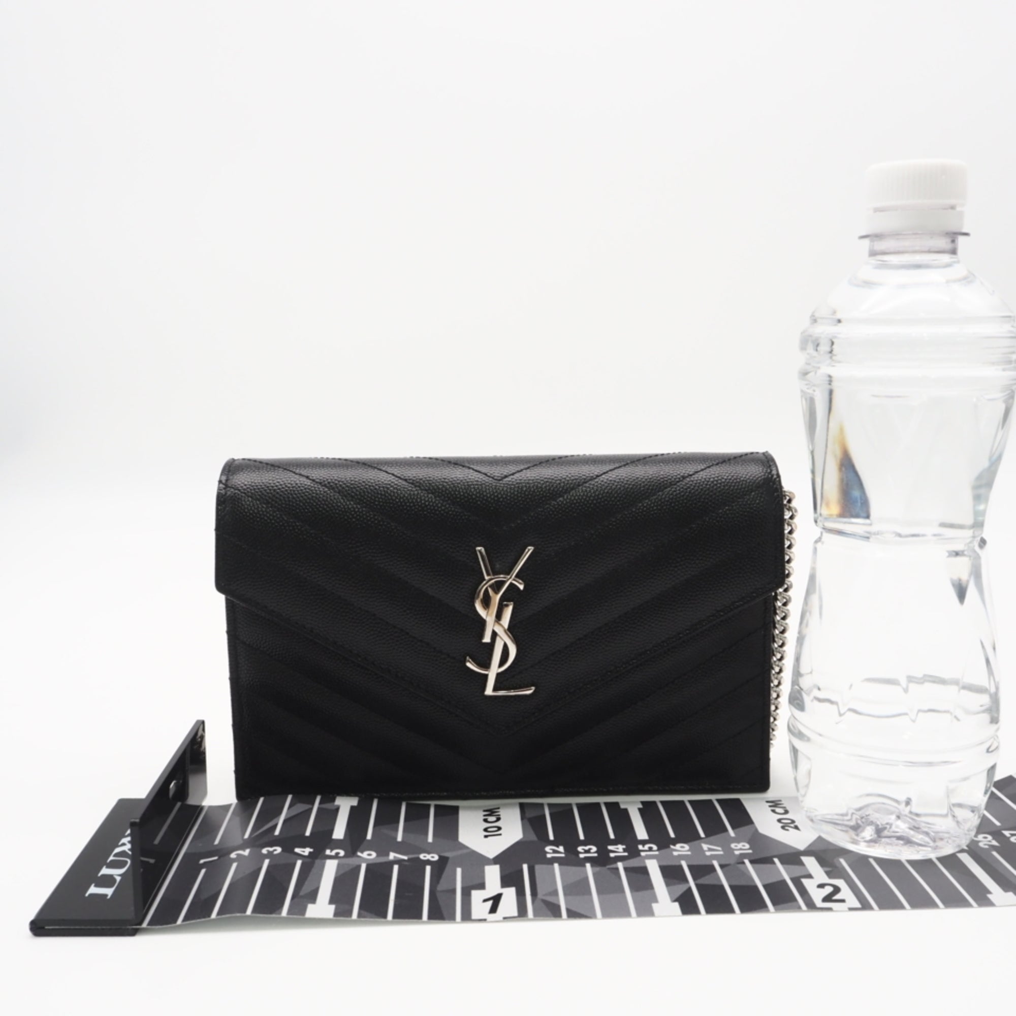 Yves Saint Laurent Black Leather Shoulder Bag (Pre-Owned)