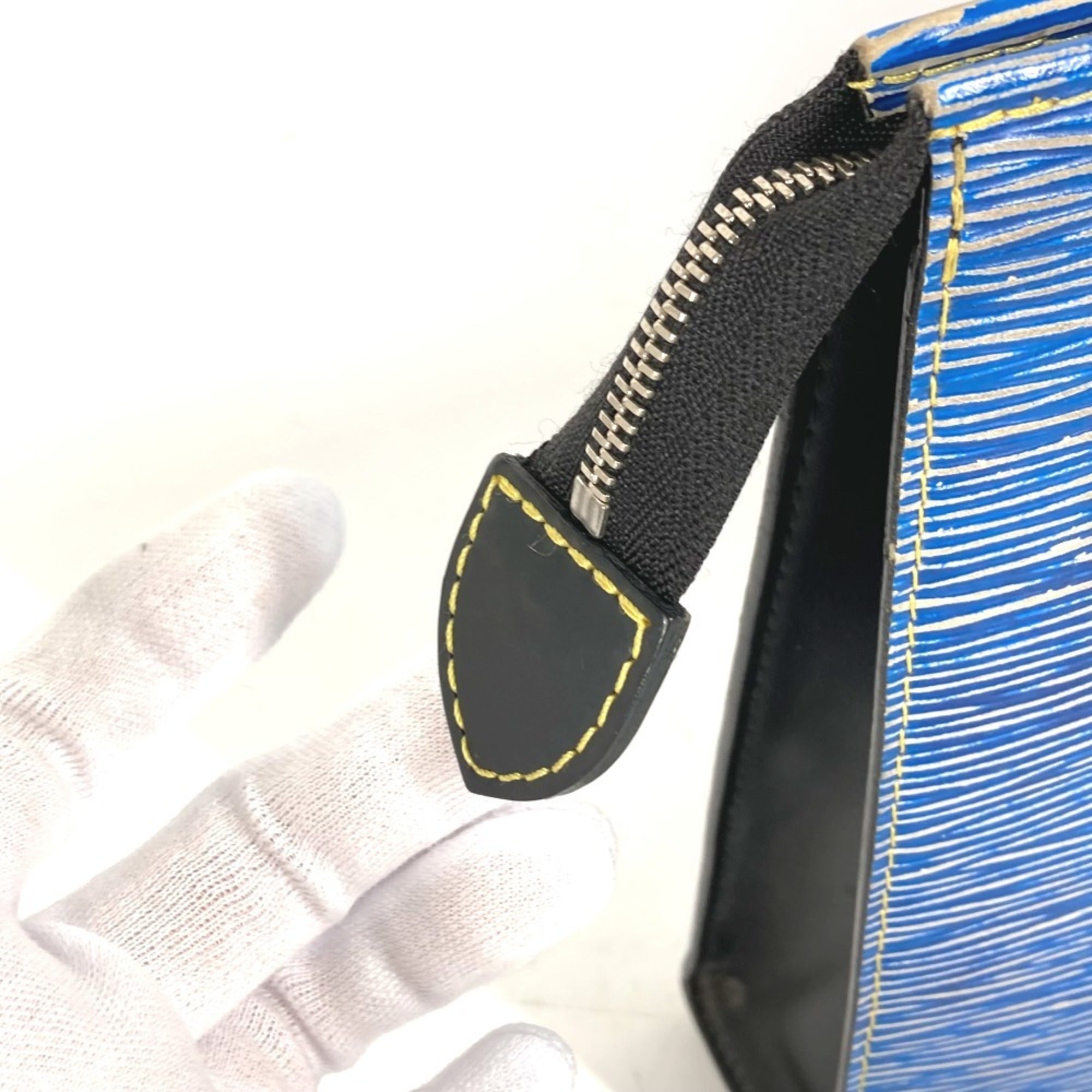 Louis Vuitton Epi Blue Epi Leather Pouch (Pre-Owned)