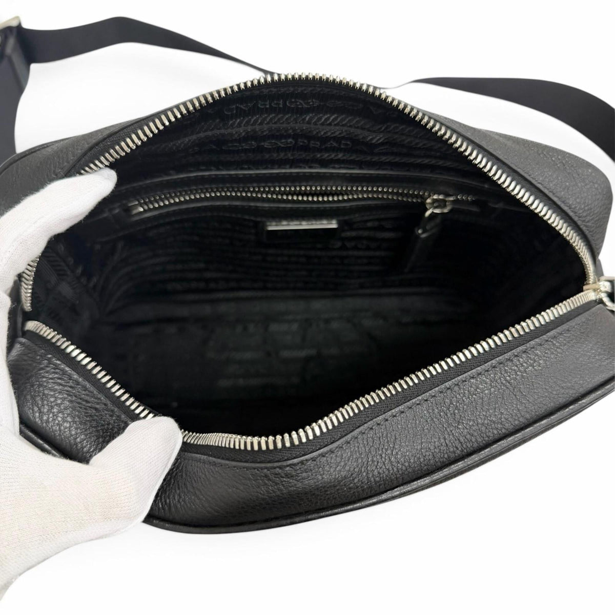 Prada Black Leather Crossbody Bag Shoulder Bag (Pre-Owned)