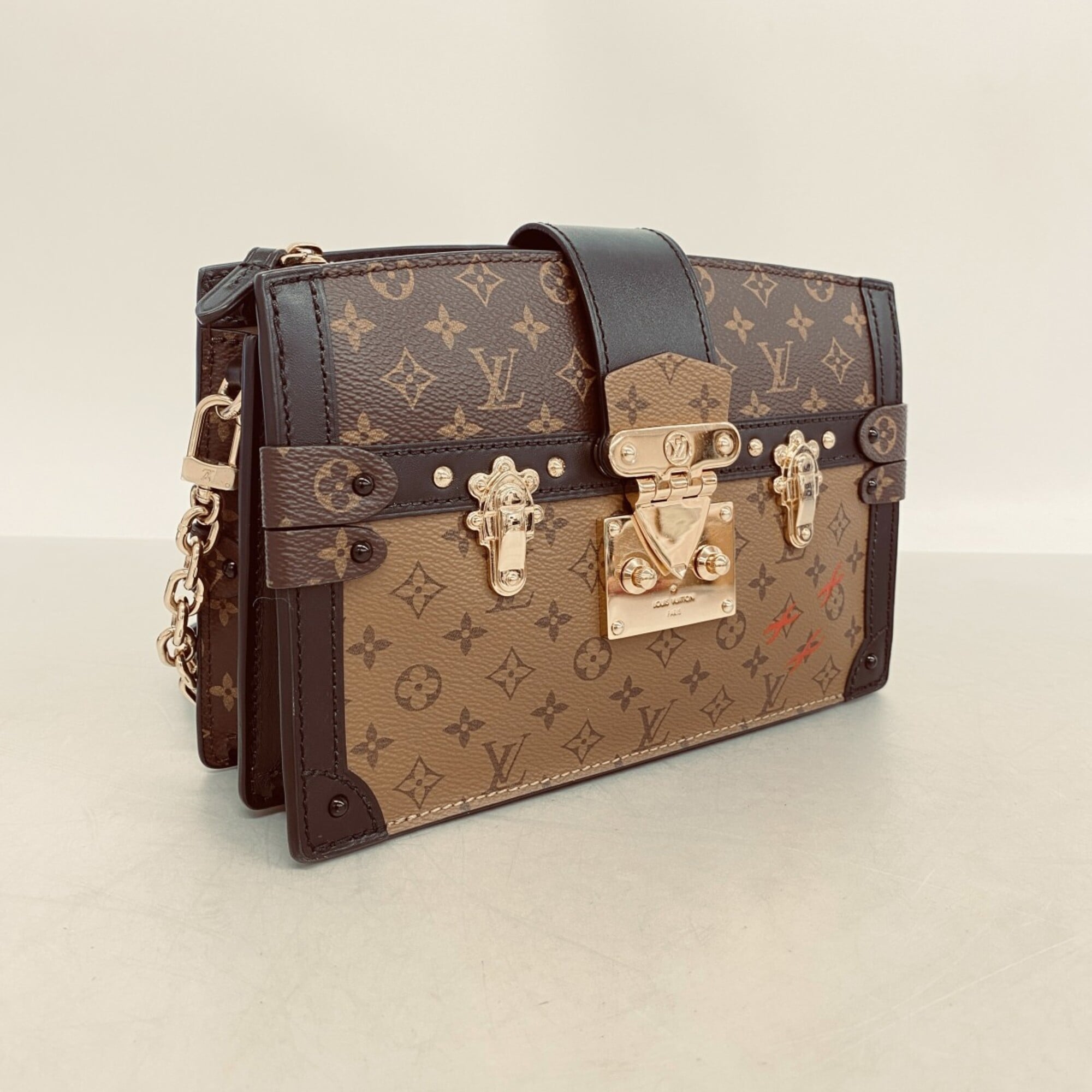 Louis Vuitton Brown Shoulder Bag (Pre-Owned)