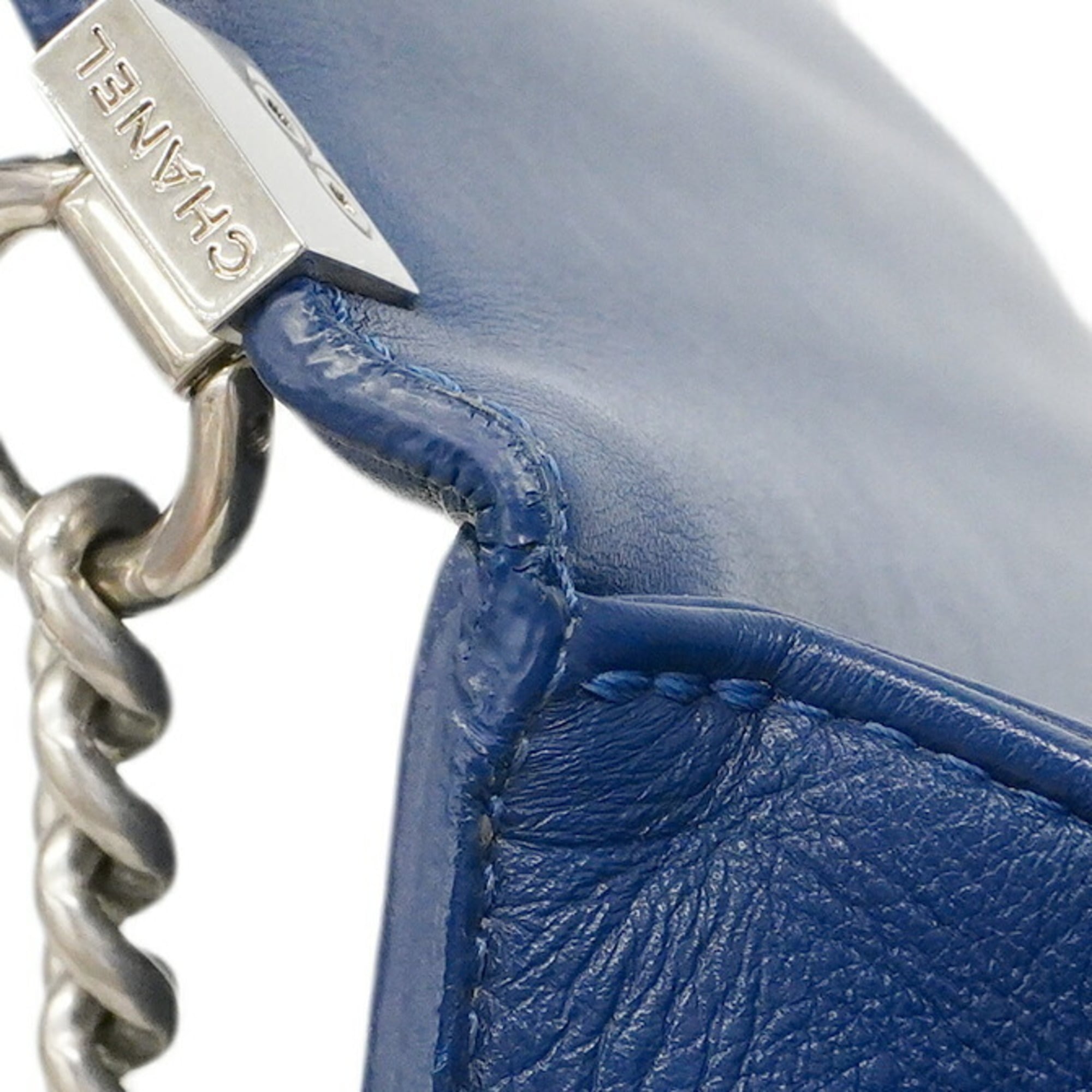 Chanel Blue Leather Shoulder Bag (Pre-Owned)