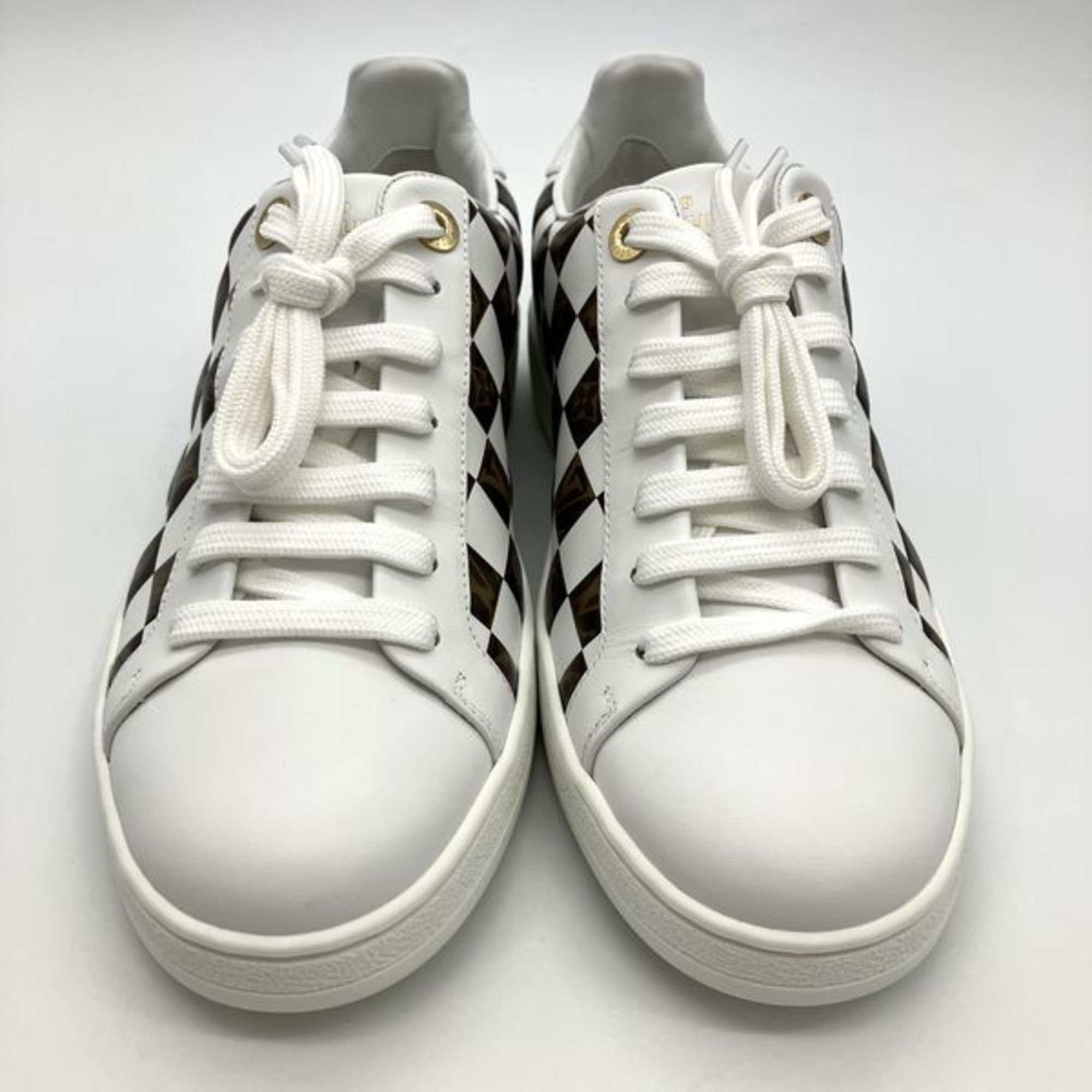 Louis Vuitton White Sneakers (Pre-Owned)