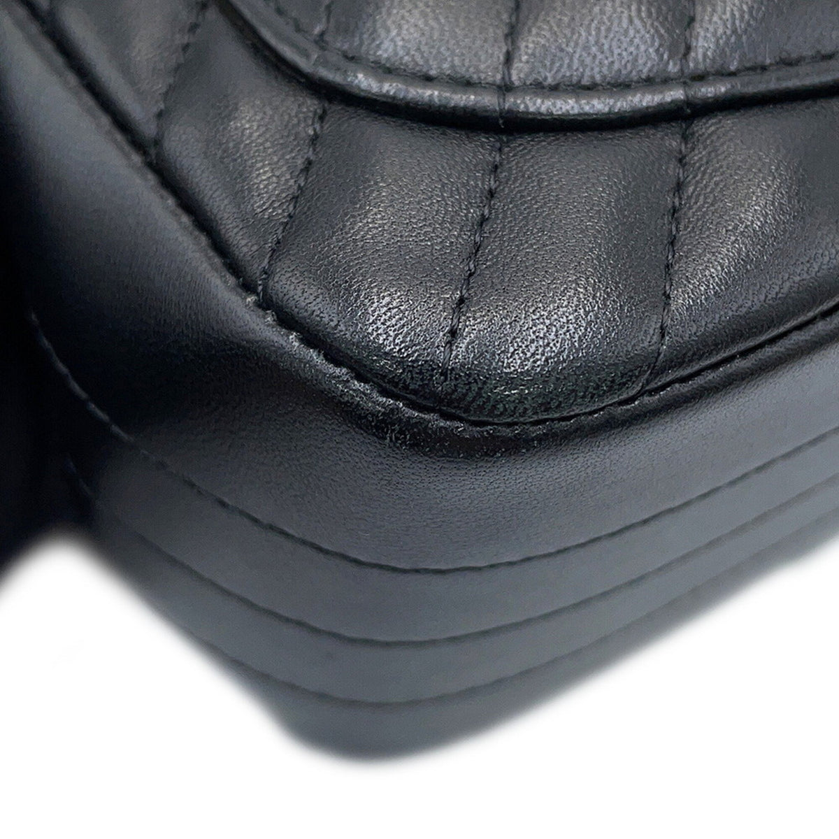 Chanel Black Leather Handbag Shoulder Bag (Pre-Owned)