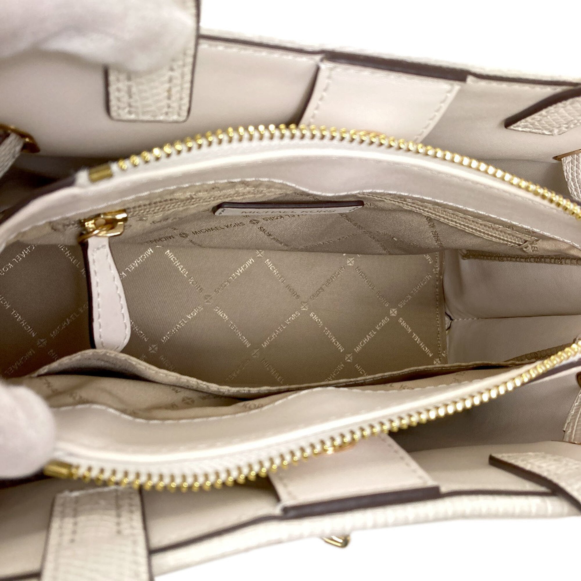 Michael Kors Beige Leather Straw Handbag (Pre-Owned)