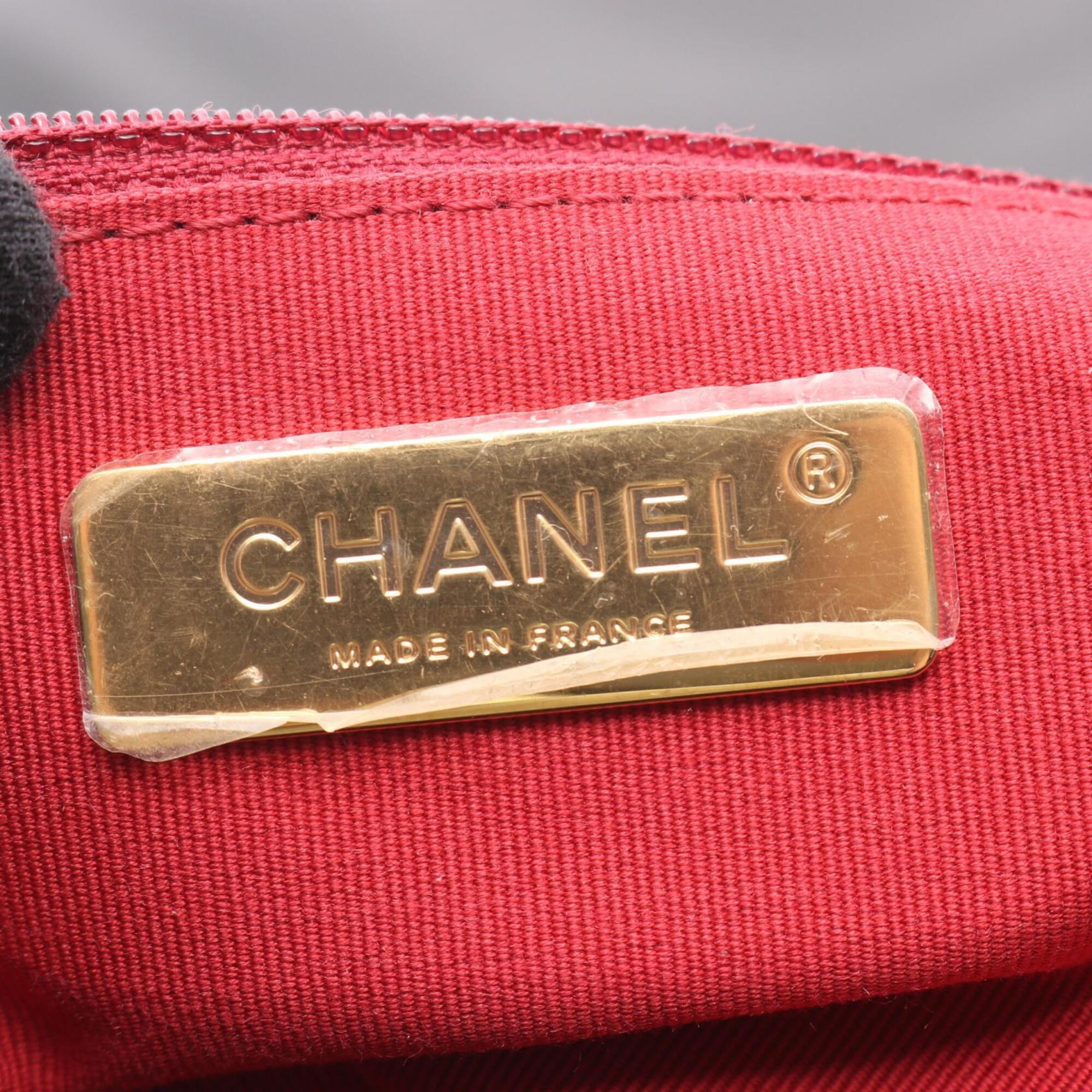 Chanel Black Leather Handbag Shoulder Bag (Pre-Owned)