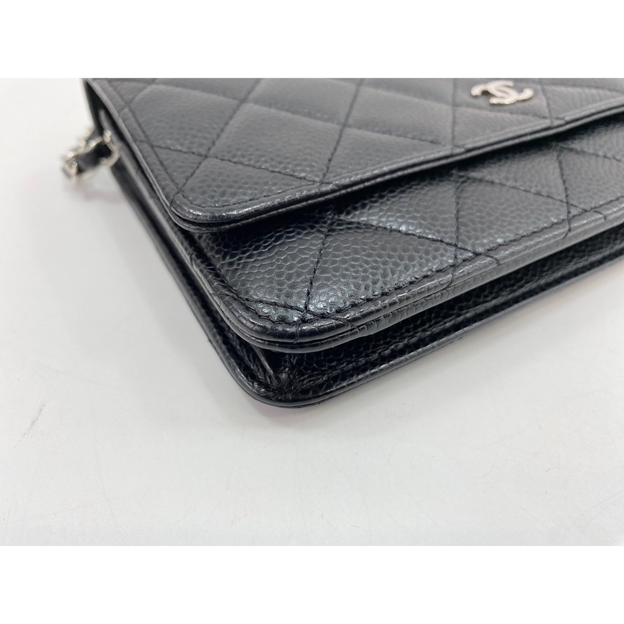 Chanel Black Shoulder Bag (Pre-Owned)