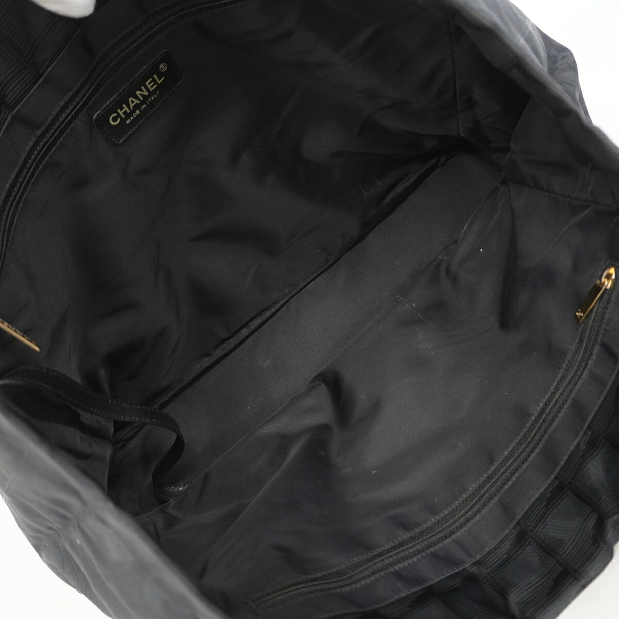 Chanel Black Nylon Tote Bag (Pre-Owned)