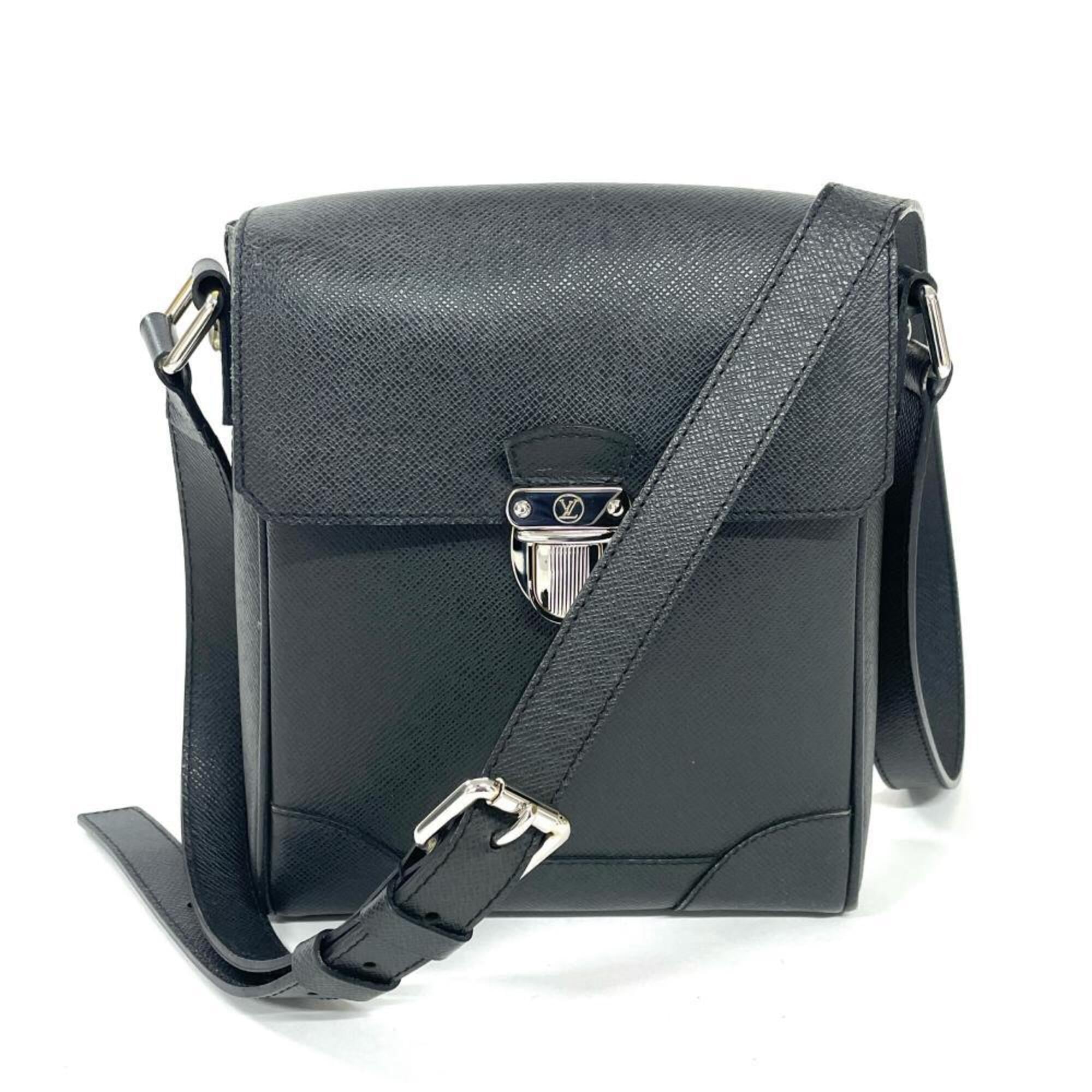 Louis Vuitton Black Taiga Leather Shoulder Bag (Pre-Owned)