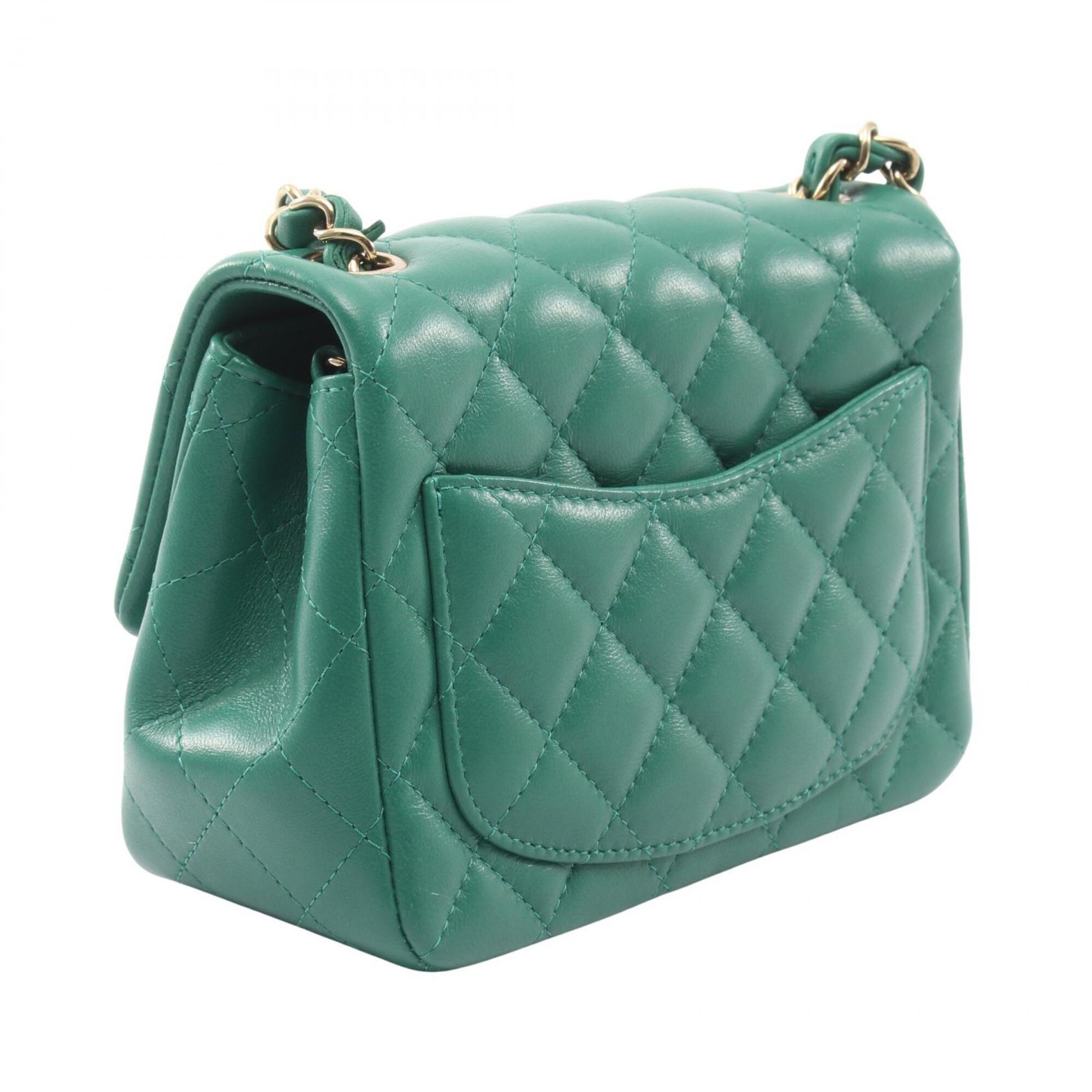 Chanel Green Leather Handbag Shoulder Bag (Pre-Owned)