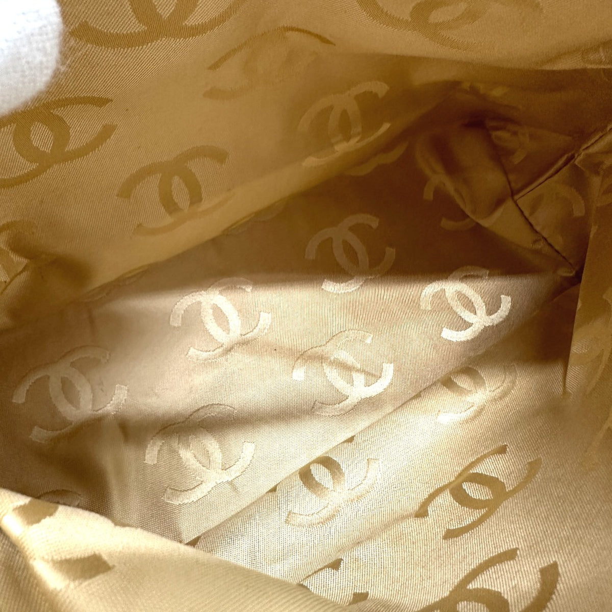 Chanel Beige Leather Tote Bag (Pre-Owned)