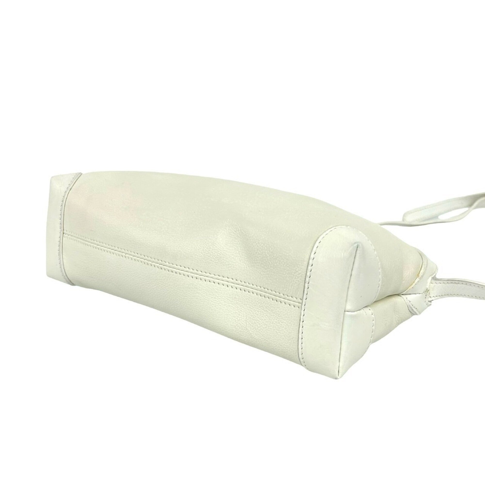 Gucci White Leather Pochette Shoulder Bag (Pre-Owned)