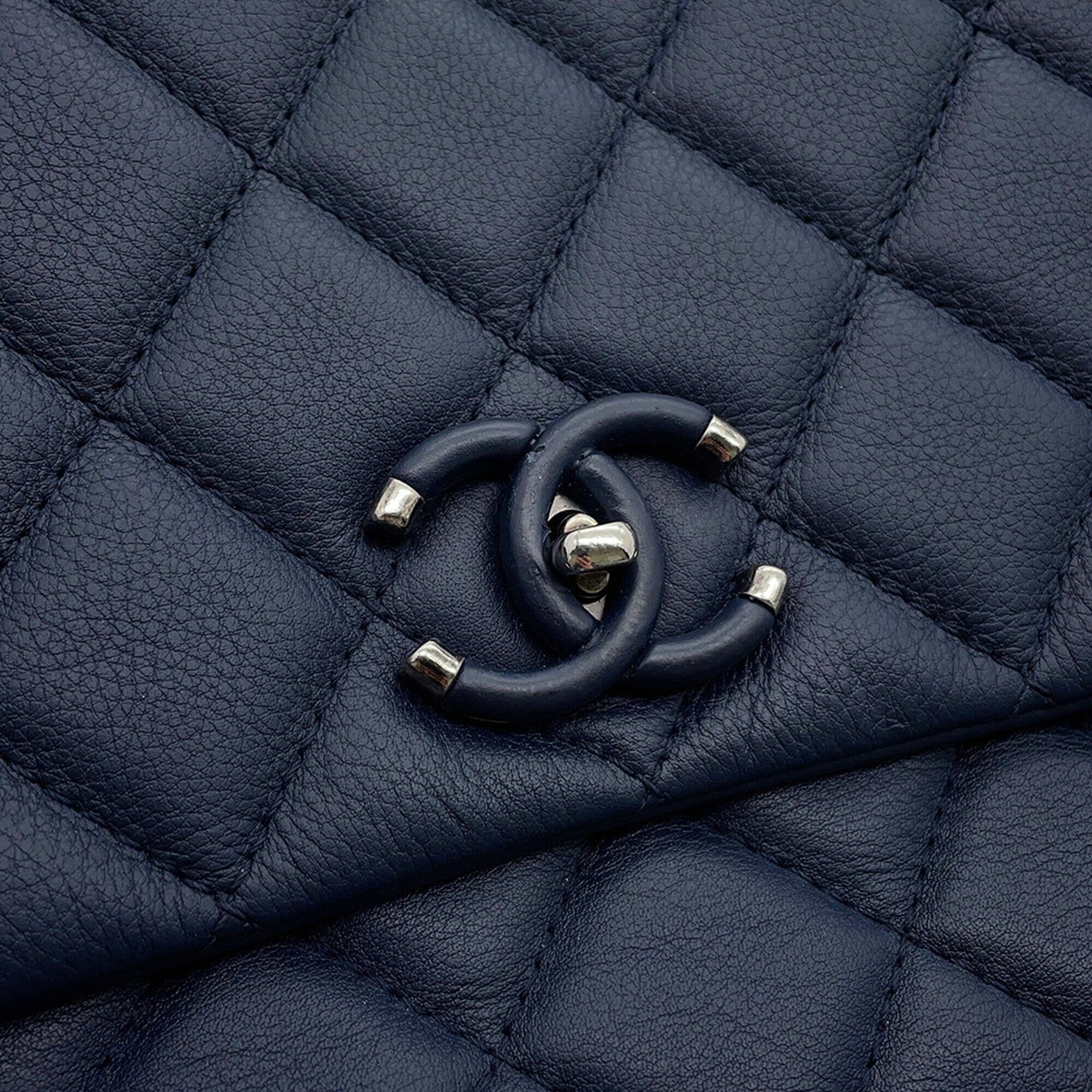 Chanel Navy Leather Handbag Shoulder Bag (Pre-Owned)