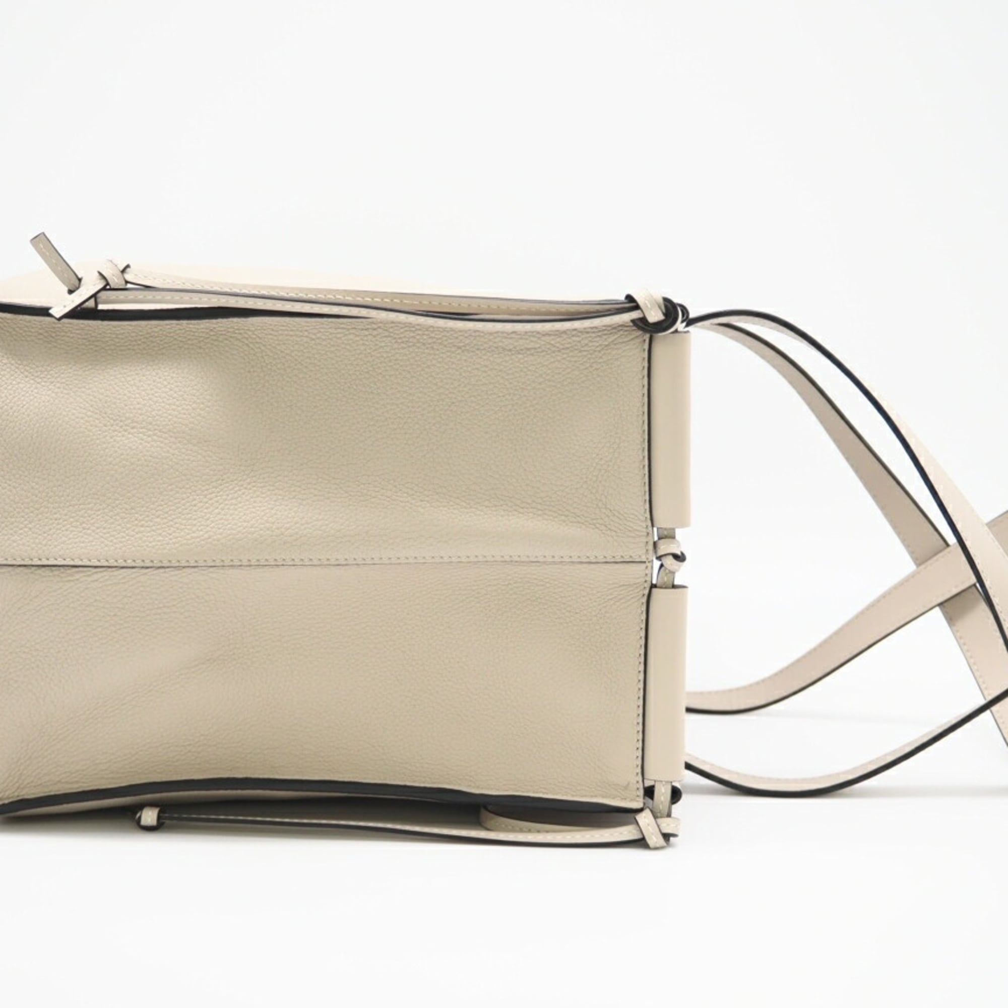 Loewe Beige Leather Tote Bag (Pre-Owned)