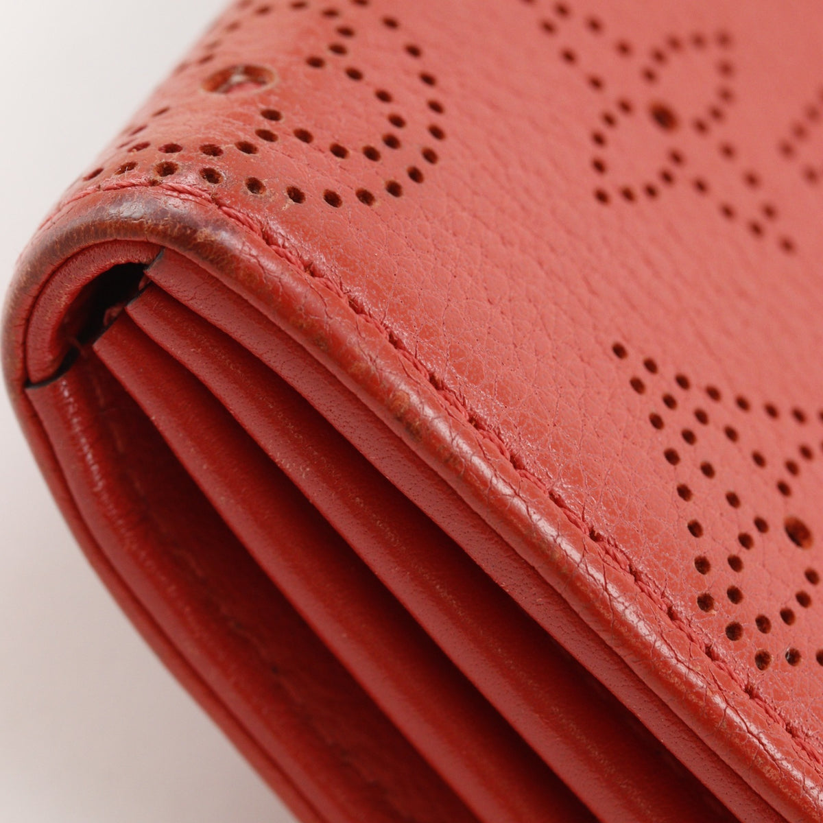 Louis Vuitton Red Color Monogram Mahina Leather Long Wallet (Bi-Fold) (Pre-Owned)