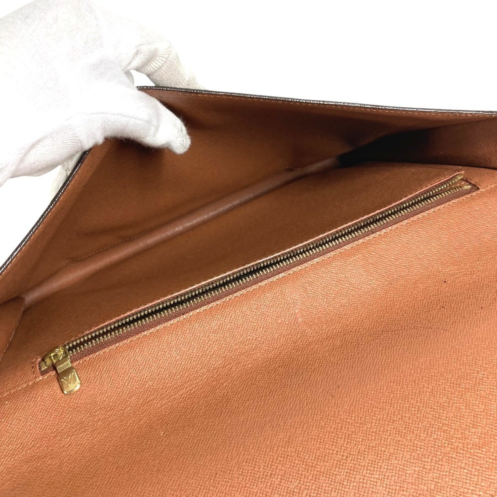 Louis Vuitton Brown Monogram Canvas Clutch Bag (Pre-Owned)