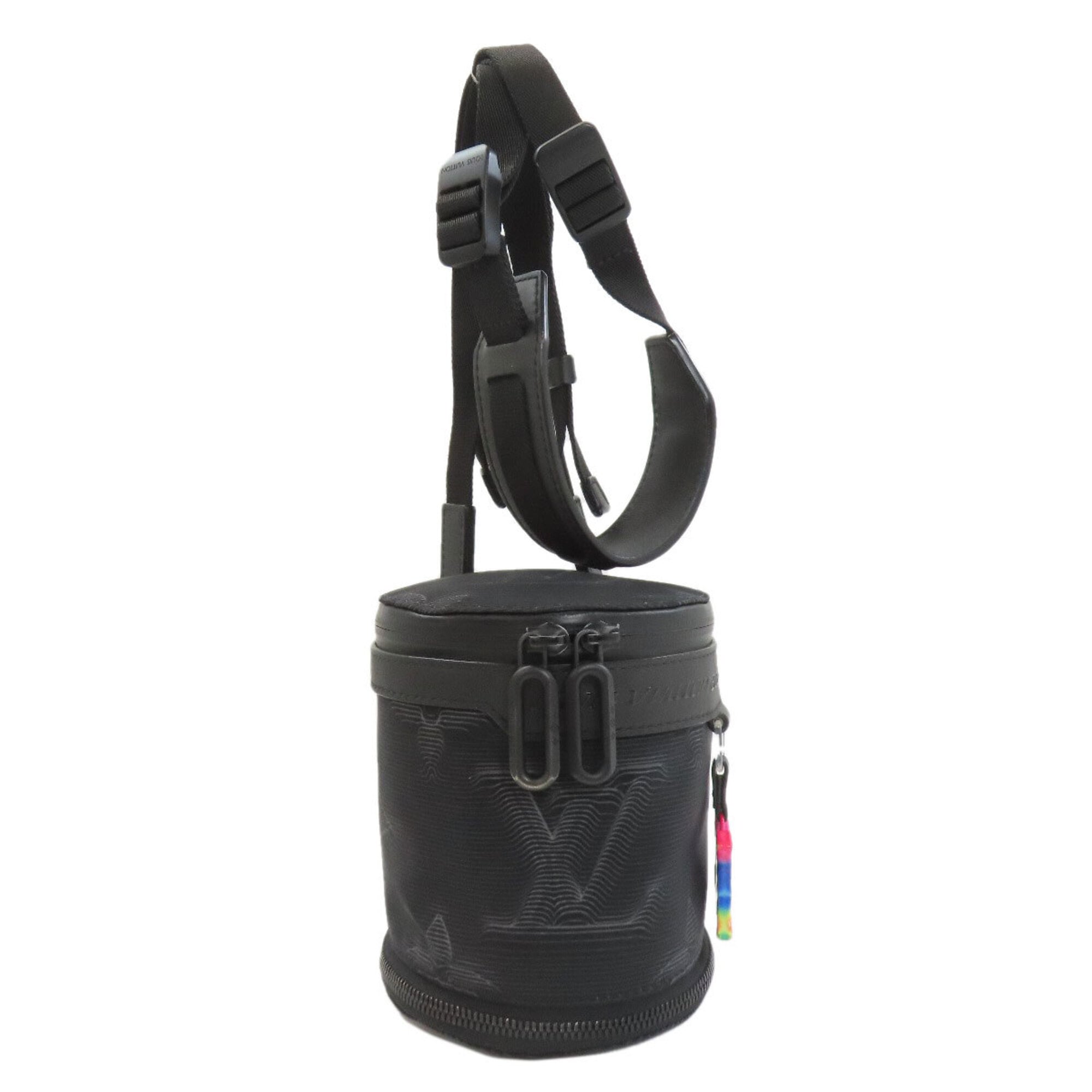 Louis Vuitton Black Nylon Shoulder Bag (Pre-Owned)
