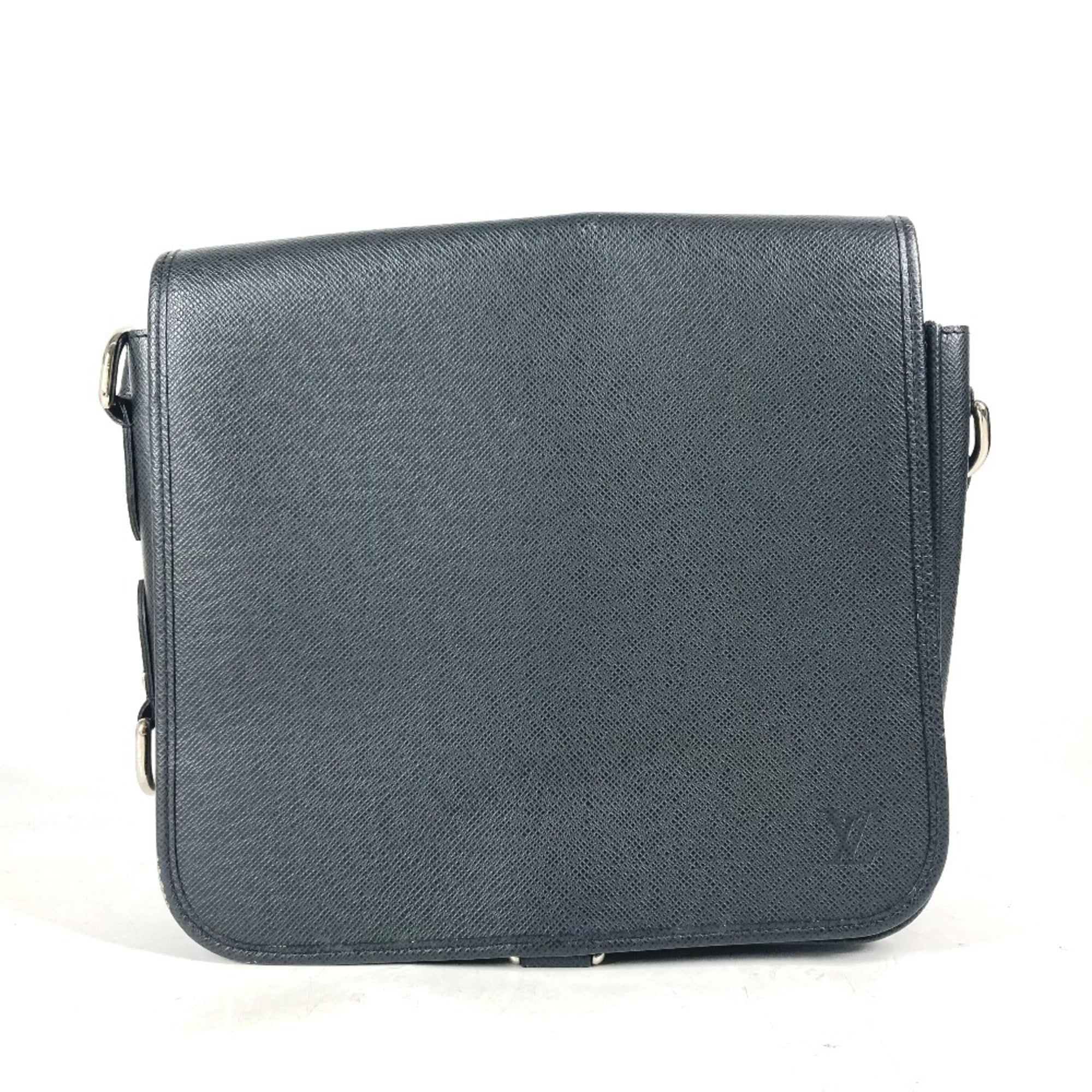 Louis Vuitton Ardoise Black Taiga Leather Messenger Bag Shoulder Bag (Pre-Owned)